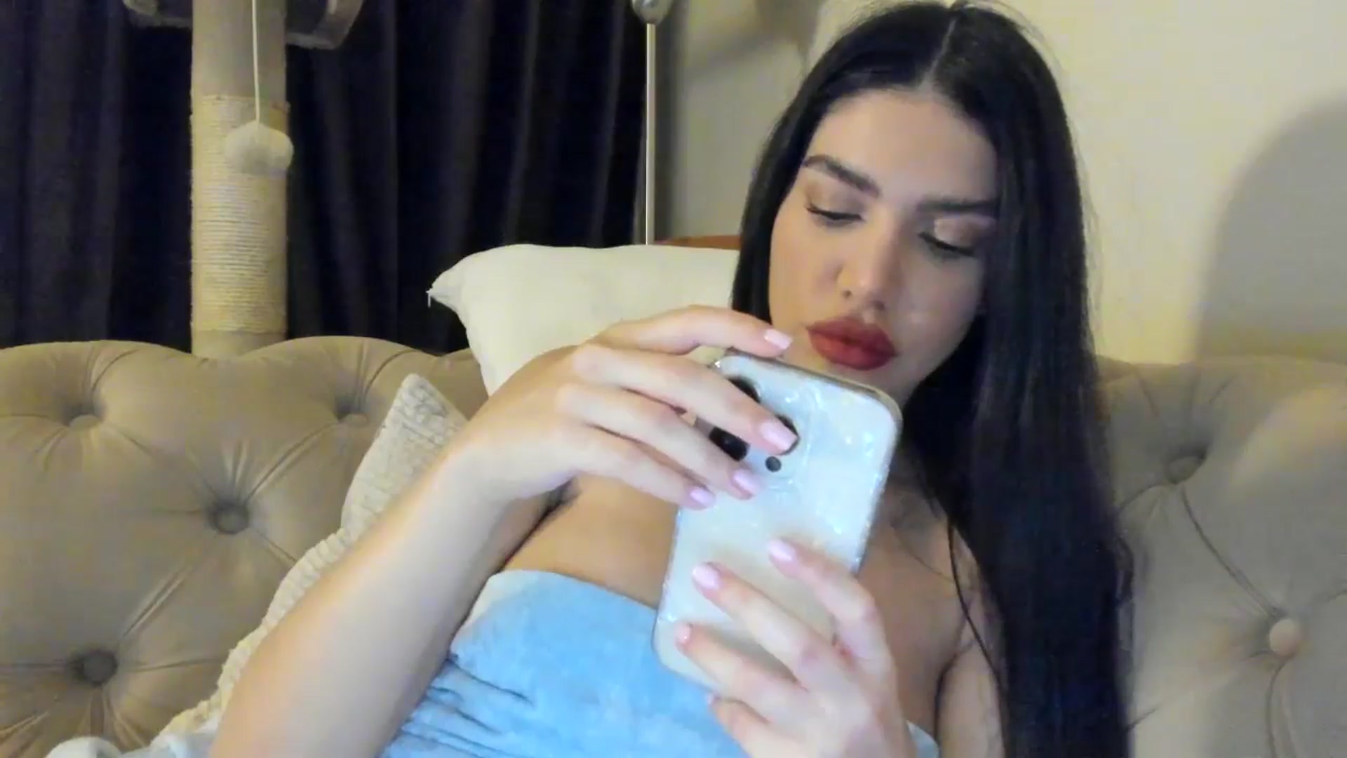 Gallery image thumbnail from SashaLopez's myfreecams stream on, 06/10/2025, 20:08 image 4 of 20