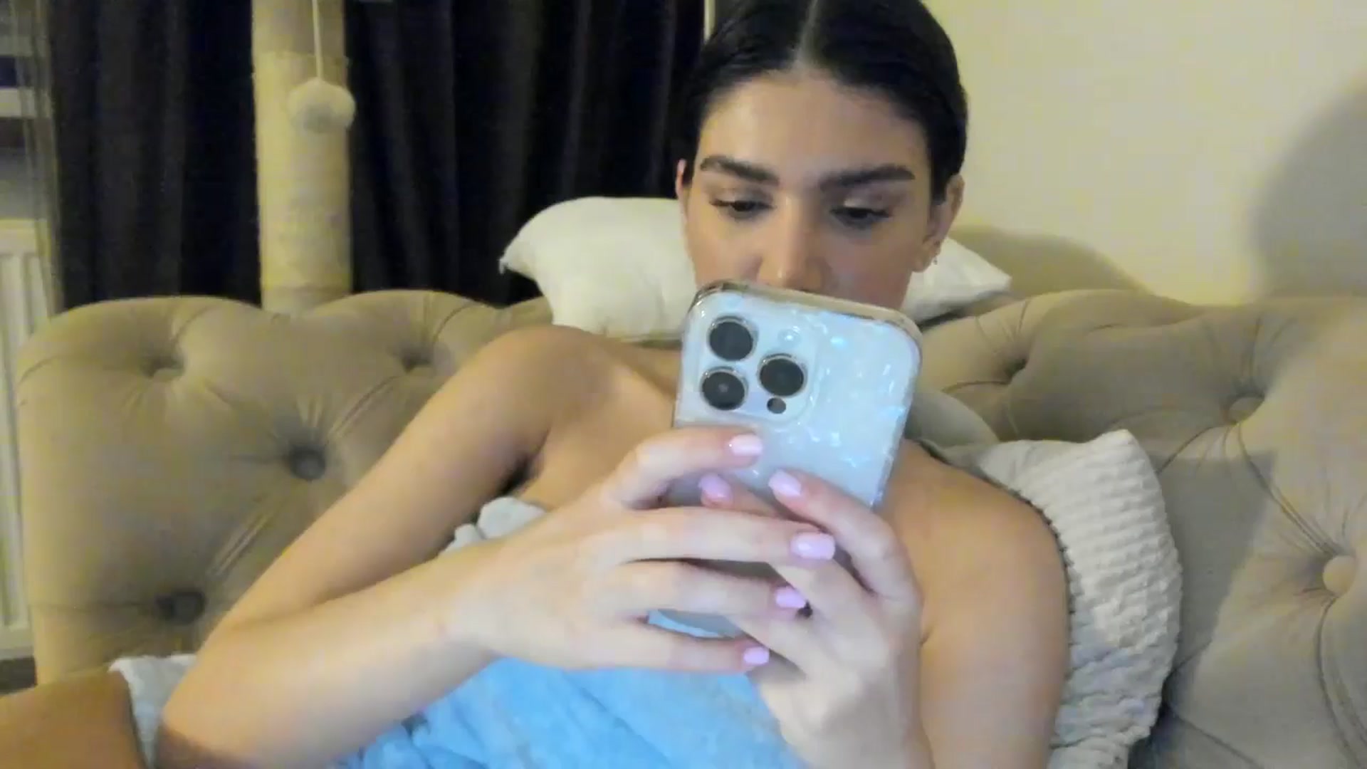 Gallery image thumbnail from SashaLopez's myfreecams stream on, 06/10/2025, 21:59 image 2 of 20