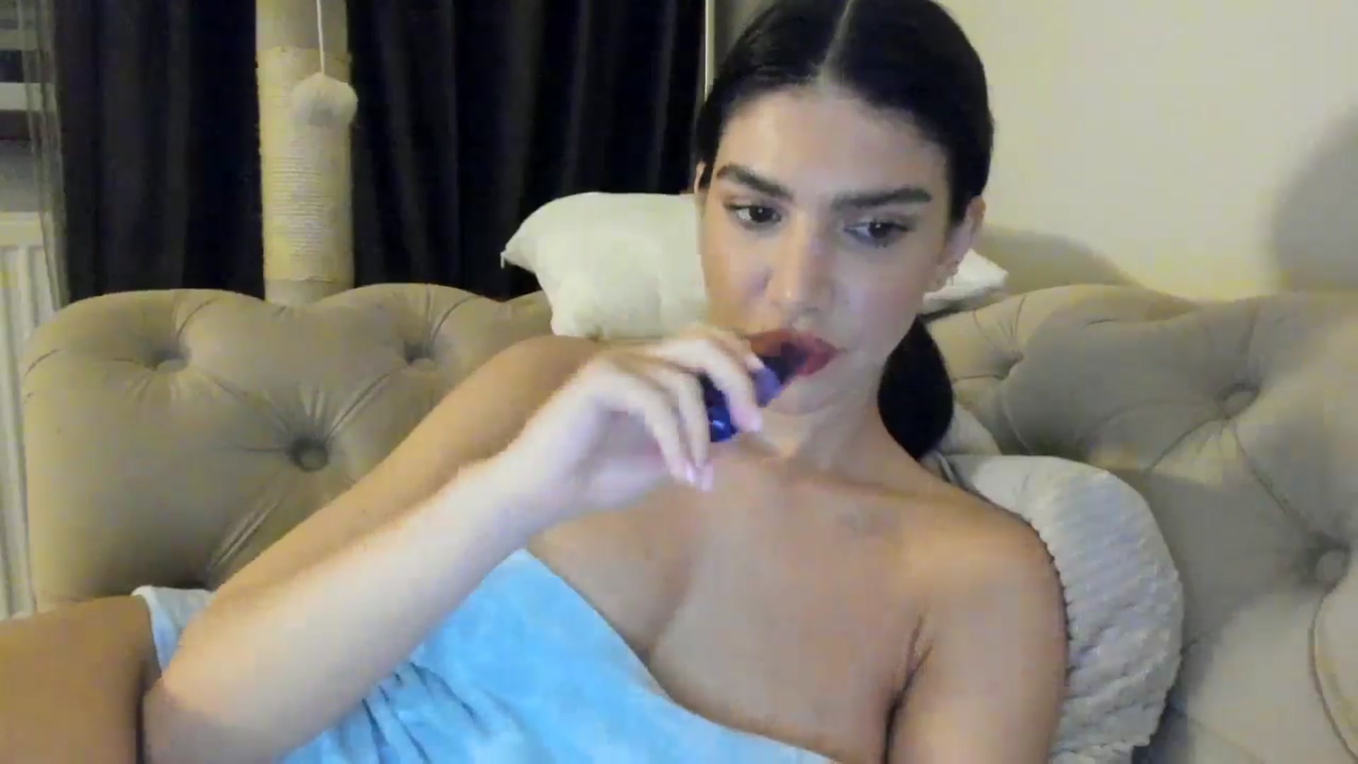 Gallery image thumbnail from SashaLopez's myfreecams stream on, 06/10/2025, 21:59 image 6 of 20