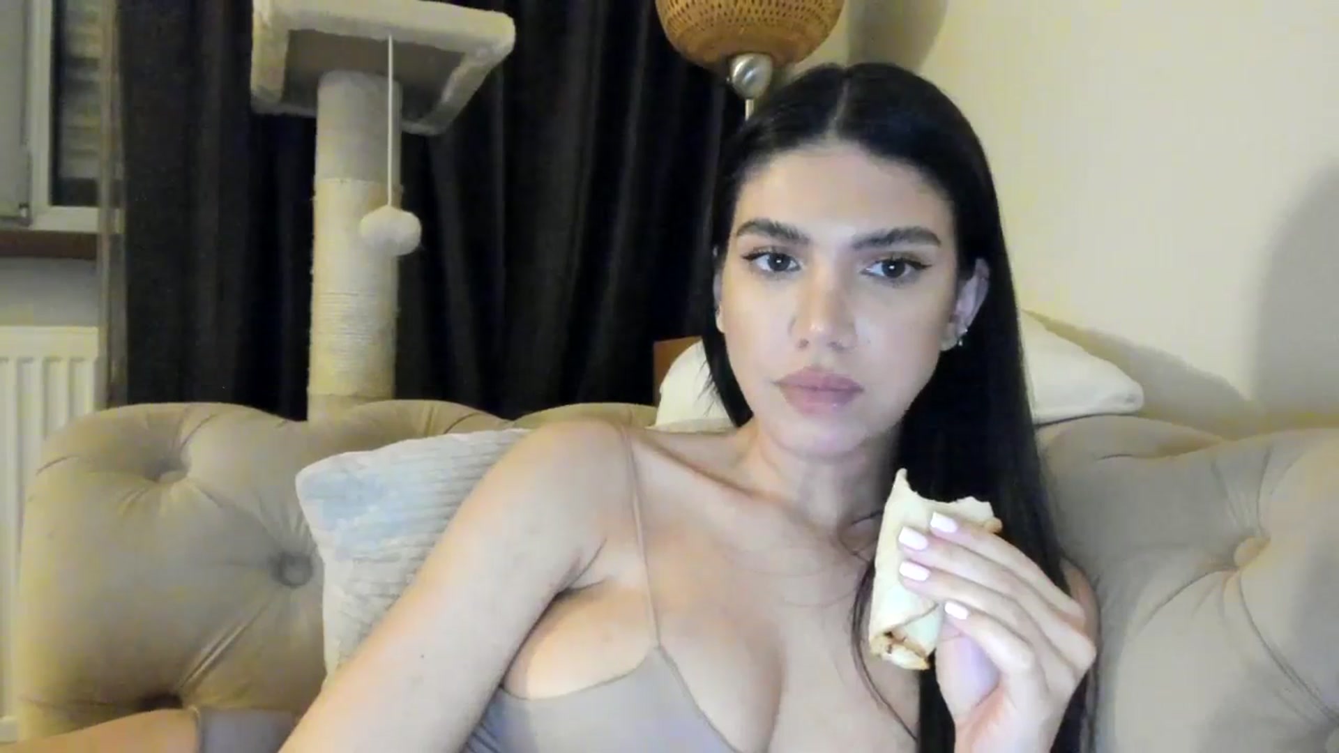 Gallery image thumbnail from SashaLopez's myfreecams stream on, 06/15/2025, 22:48 image 17 of 20