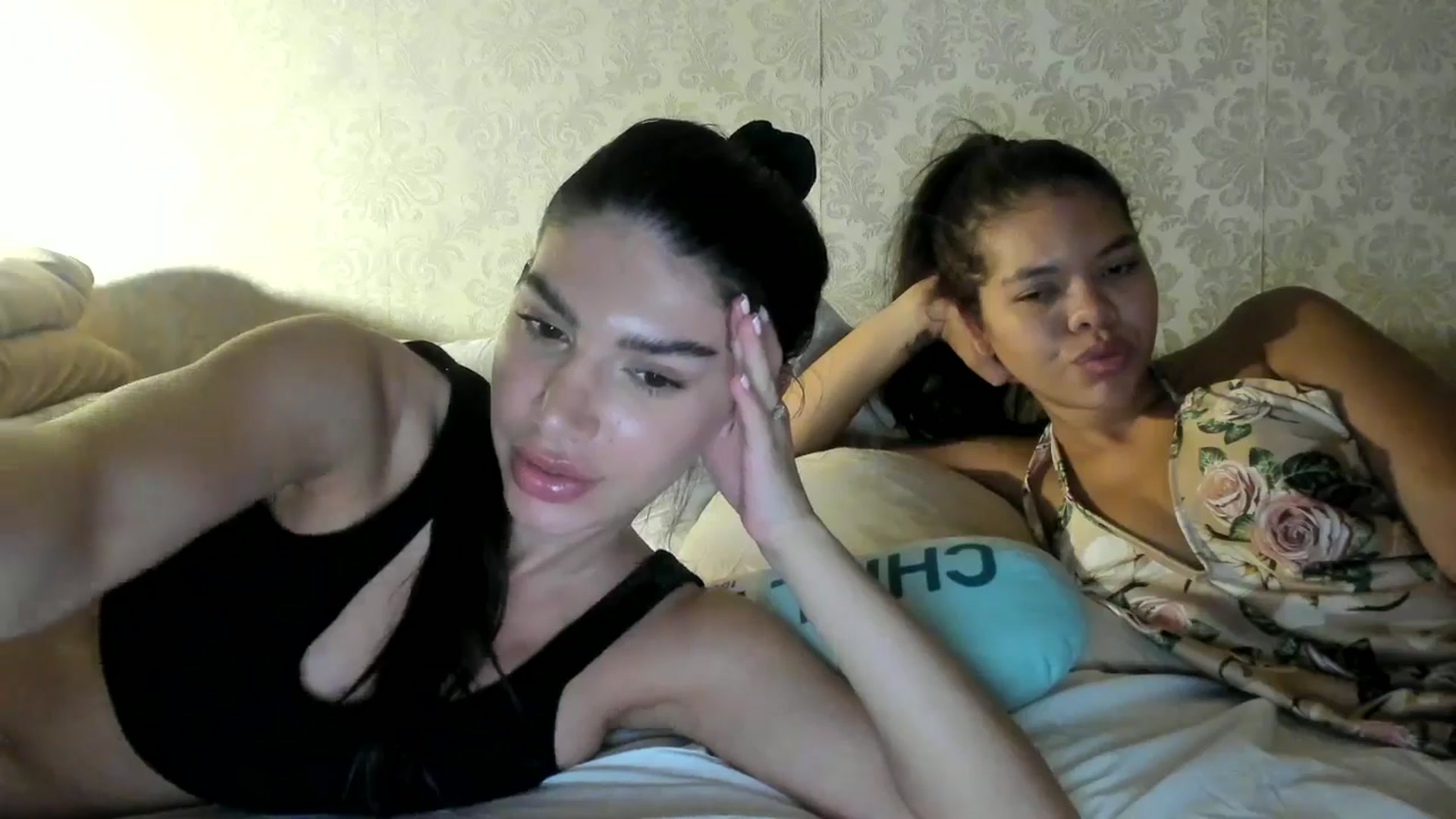 Gallery image thumbnail from SashaLopez's myfreecams stream on, 07/01/2025, 22:26 image 14 of 20
