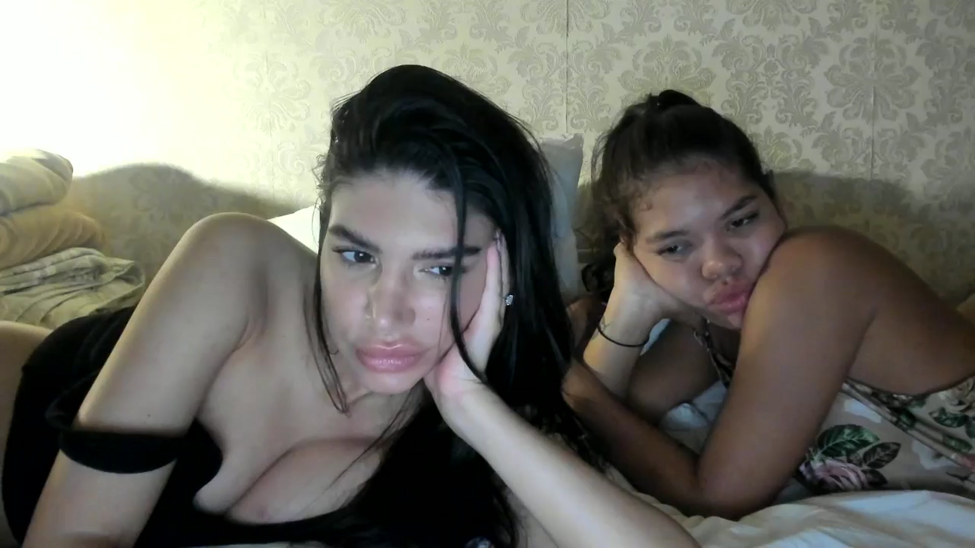 Gallery image thumbnail from SashaLopez's myfreecams stream on, 07/01/2025, 22:39 image 5 of 20