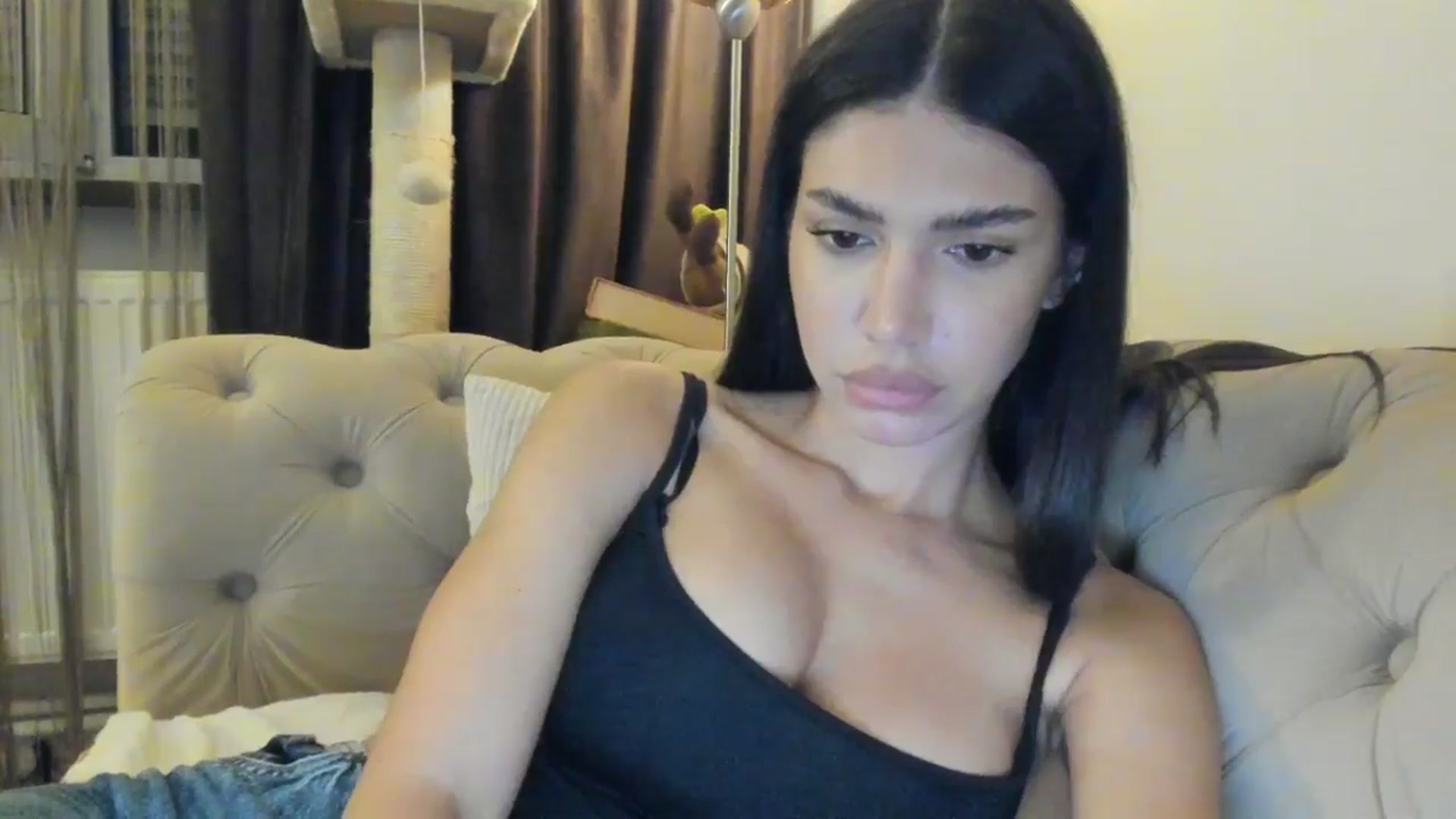 Gallery image thumbnail from SashaLopez's myfreecams stream on, 09/07/2025, 21:07 image 12 of 20