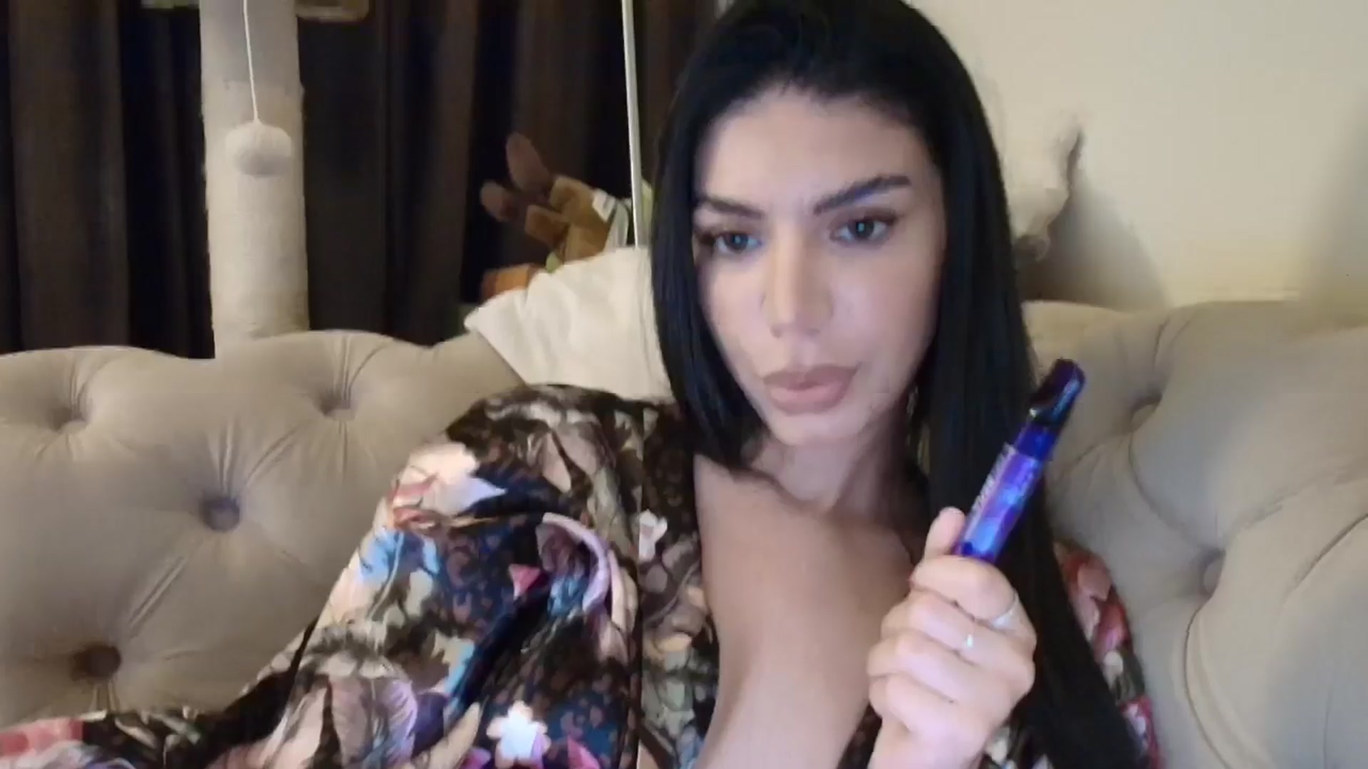 Gallery image thumbnail from SashaLopez's myfreecams stream on, 09/08/2025, 22:23 image 6 of 20
