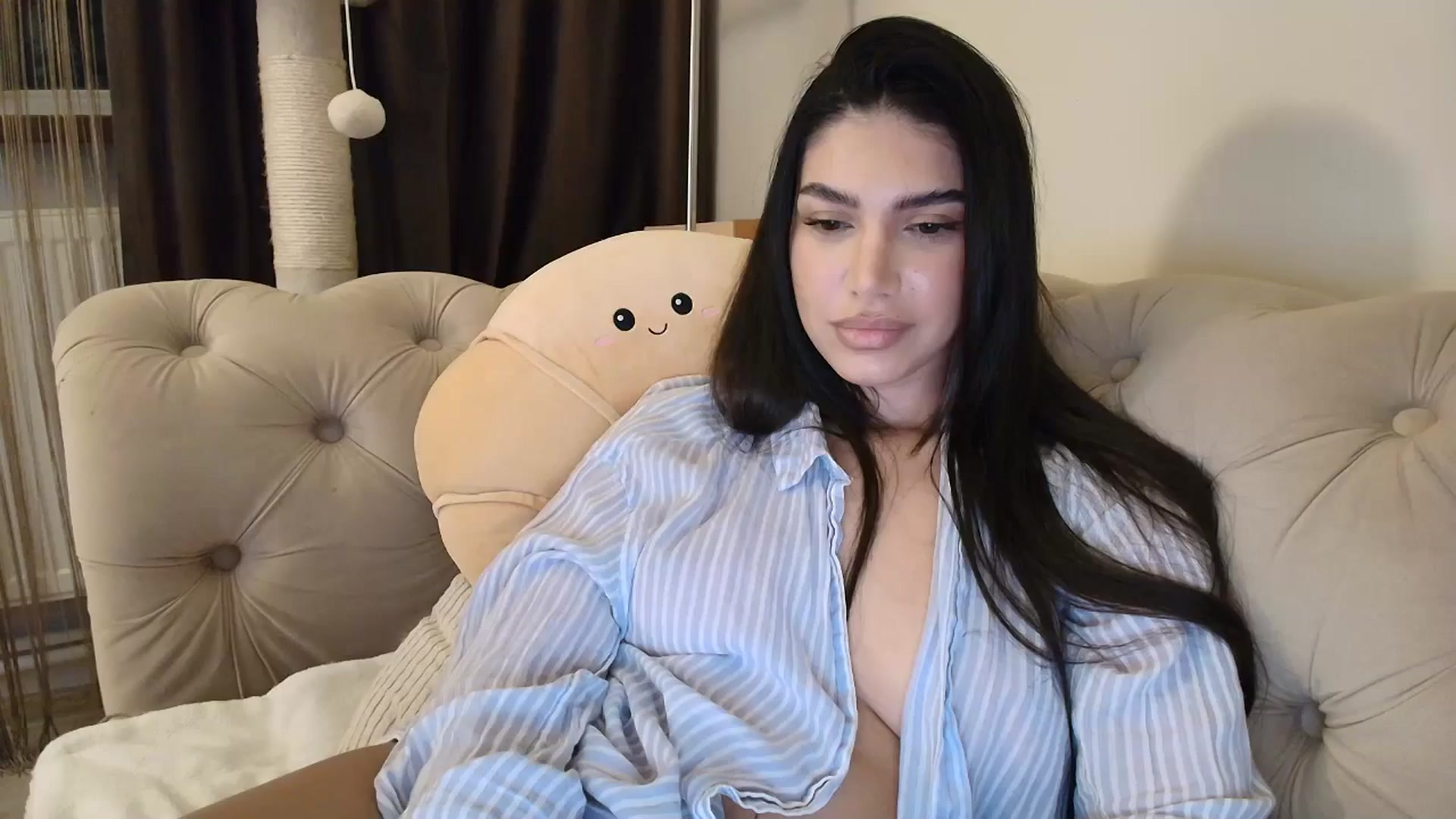 Gallery image thumbnail from SashaLopez's myfreecams stream on, 09/14/2025, 21:00 image 6 of 20