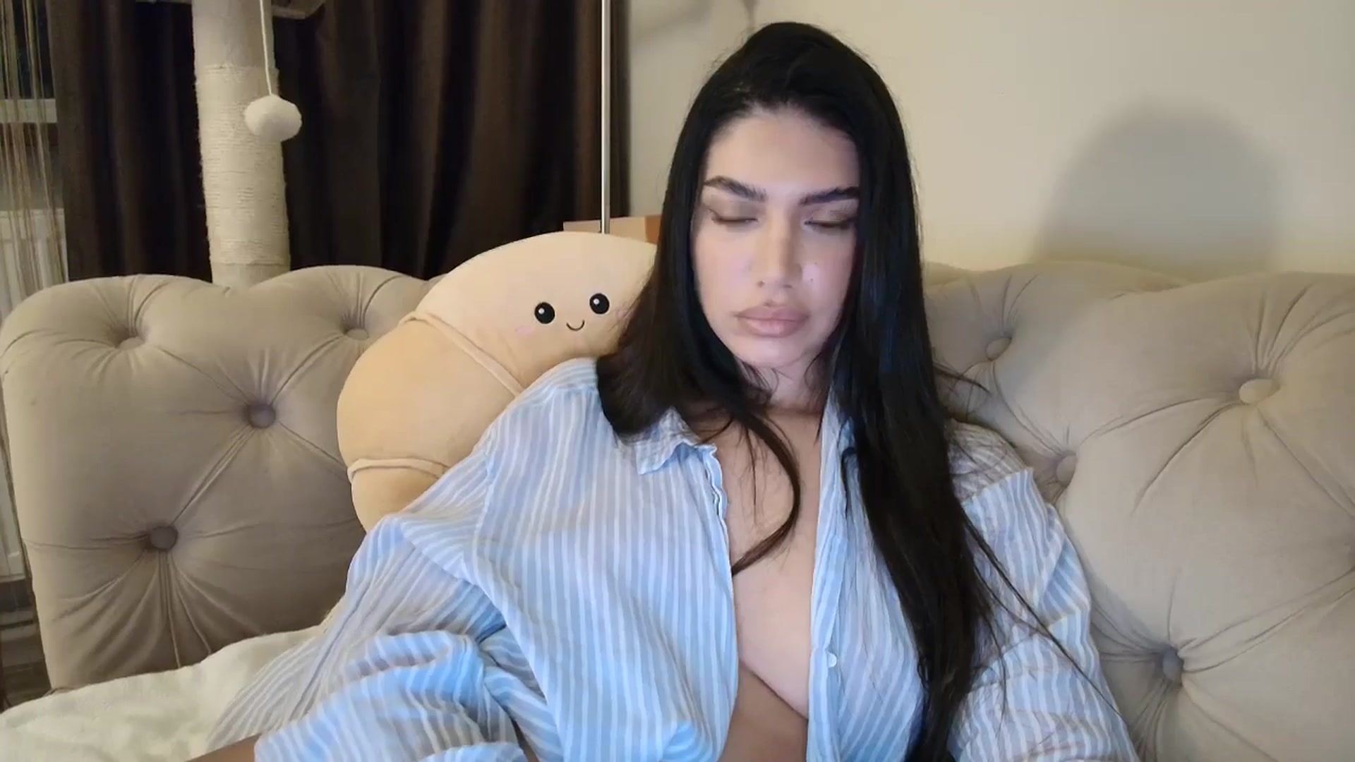 Gallery image thumbnail from SashaLopez's myfreecams stream on, 09/14/2025, 21:00 image 13 of 20