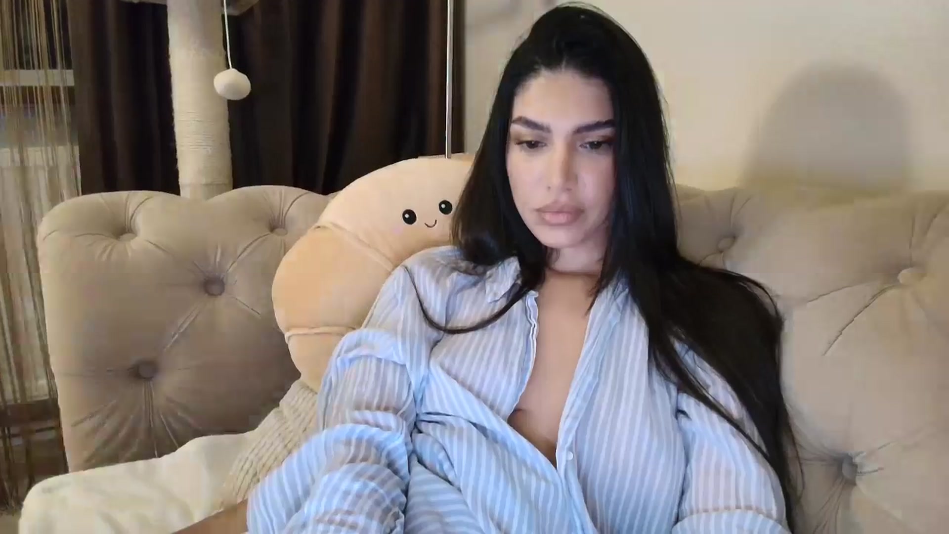 Gallery image thumbnail from SashaLopez's myfreecams stream on, 09/14/2025, 21:00 image 2 of 20