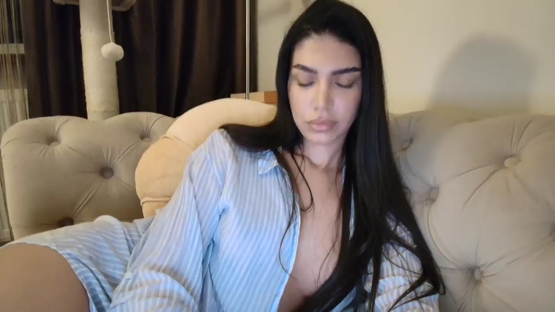Gallery image thumbnail from SashaLopez's myfreecams stream on, 09/14/2025, 21:00 image 15 of 20