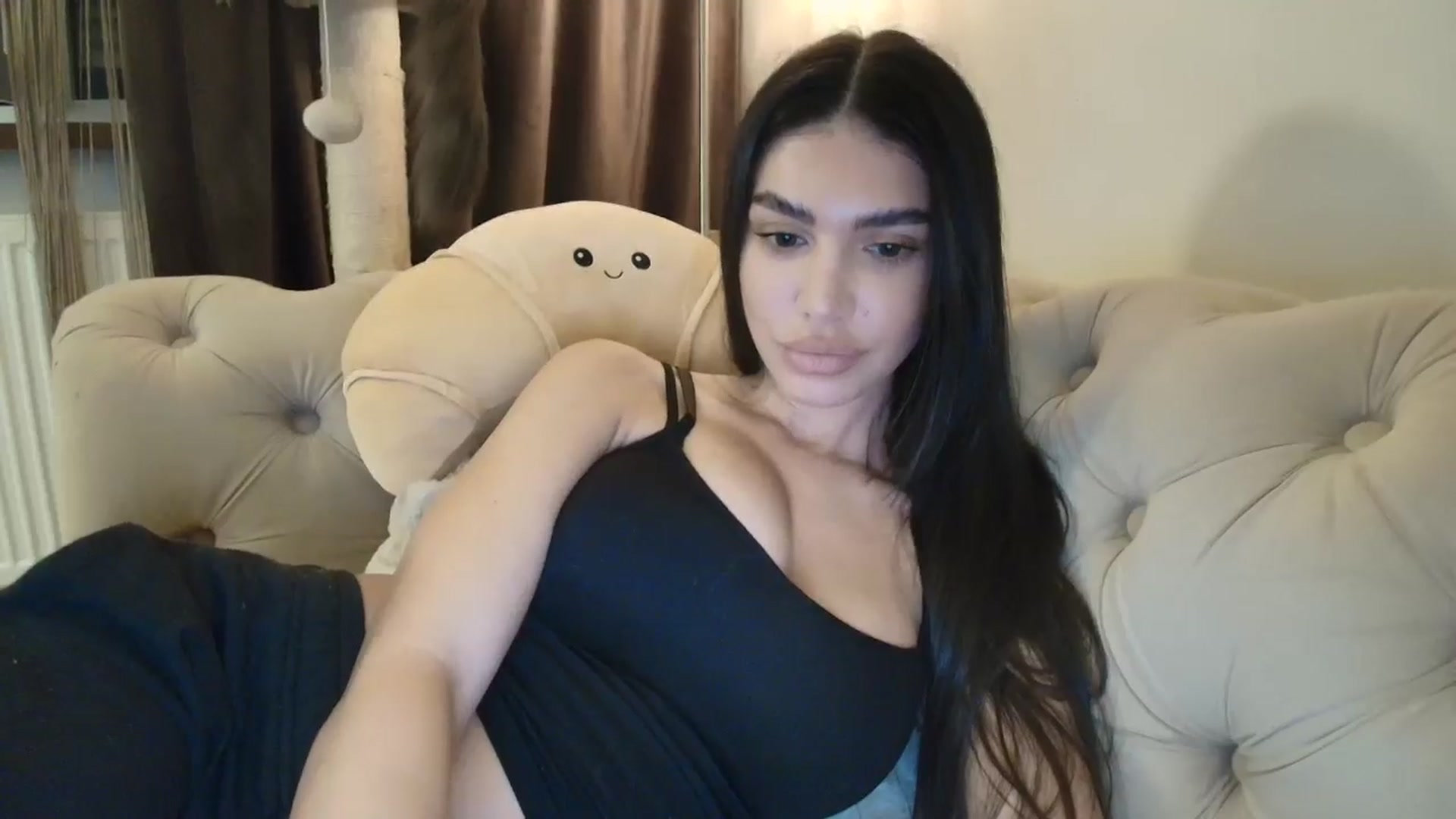 Gallery image thumbnail from SashaLopez's myfreecams stream on, 09/22/2025, 24:21 image 3 of 20