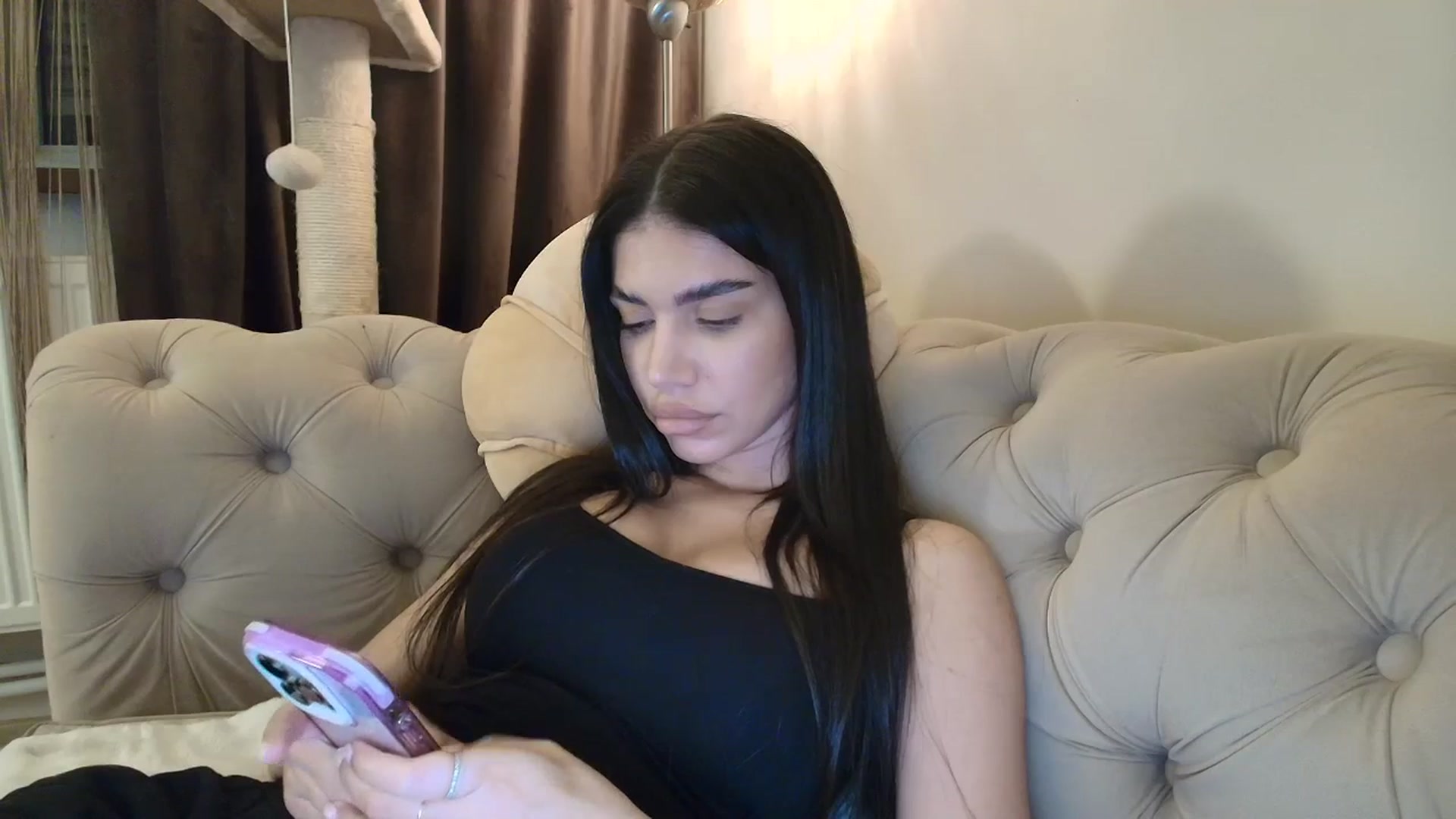 Gallery image thumbnail from SashaLopez's myfreecams stream on, 09/22/2025, 24:21 image 4 of 20