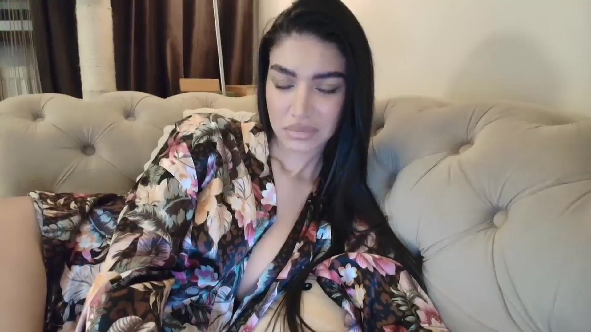 Gallery image thumbnail from SashaLopez's myfreecams stream on, 10/01/2025, 21:01 image 7 of 20