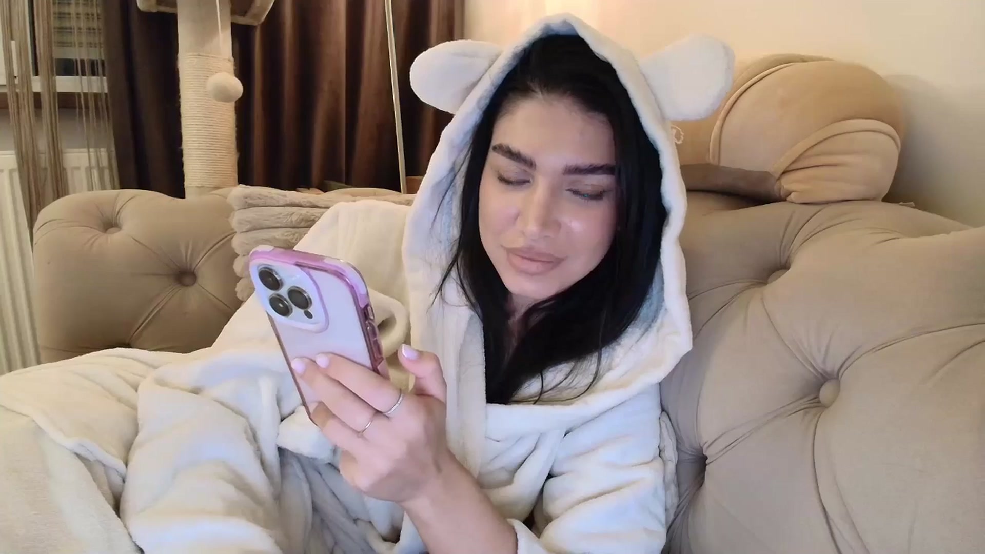 Gallery image thumbnail from SashaLopez's myfreecams stream on, 10/02/2025, 24:02 image 11 of 20
