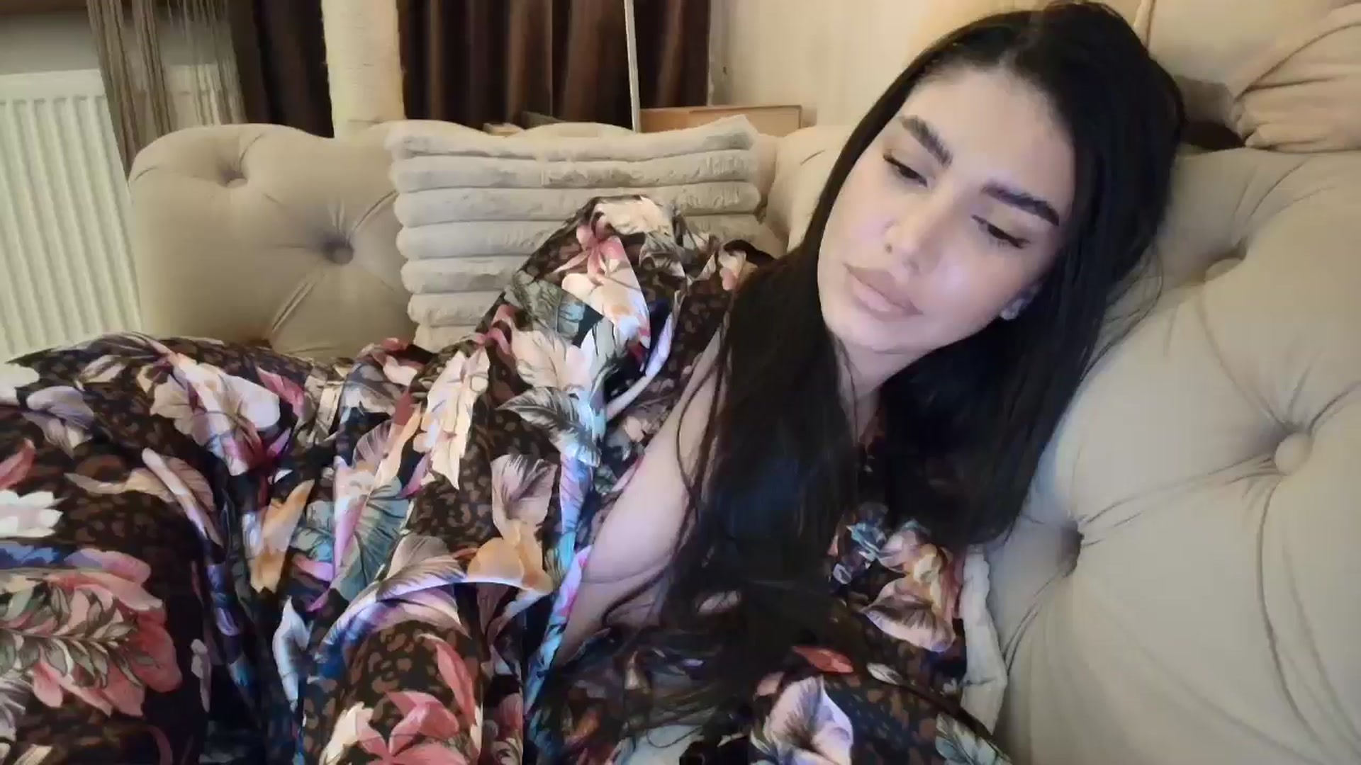 Gallery image thumbnail from SashaLopez's myfreecams stream on, 10/02/2025, 24:02 image 1 of 20