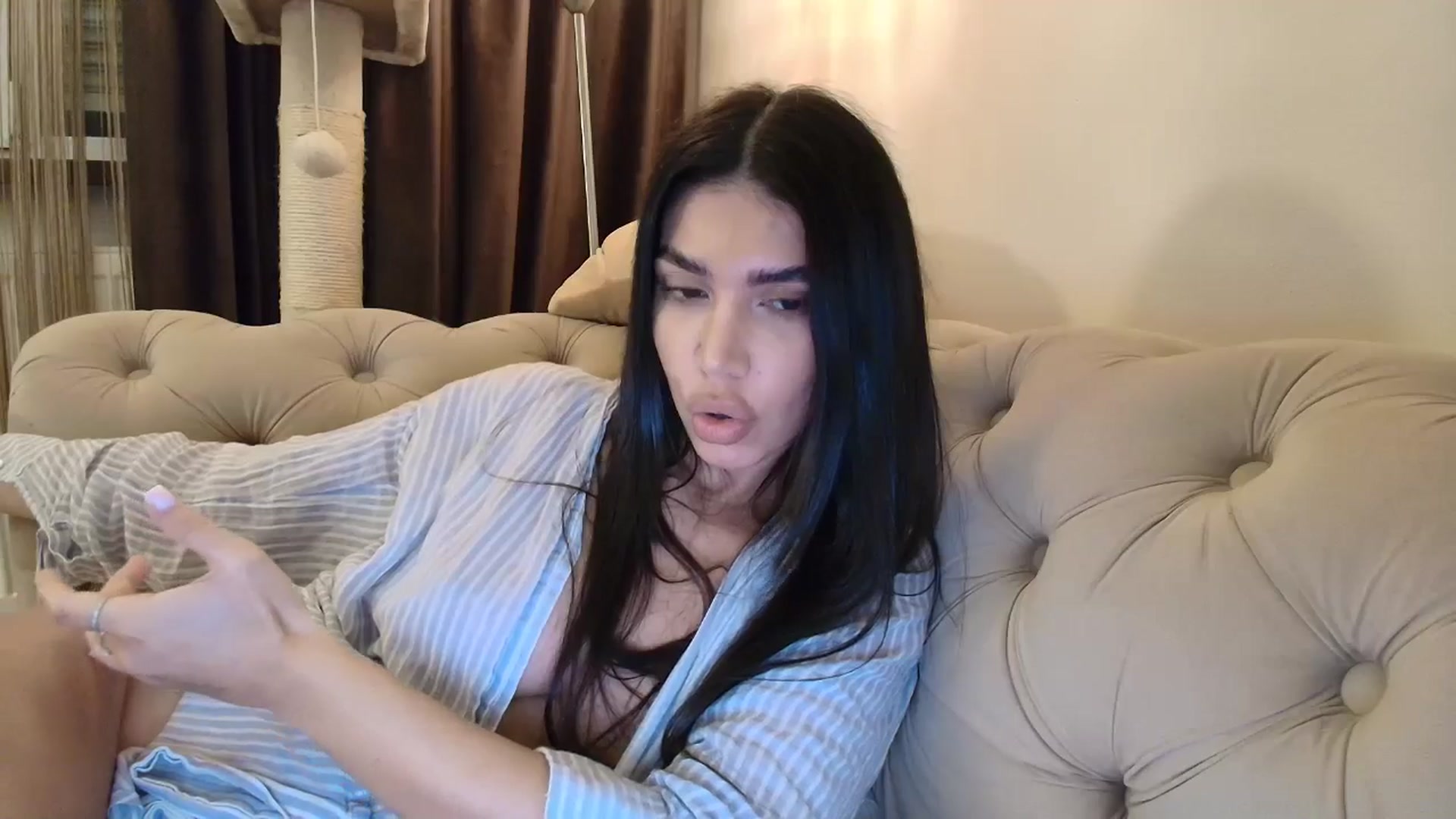 Gallery image thumbnail from SashaLopez's myfreecams stream on, 10/02/2025, 22:59 image 13 of 20