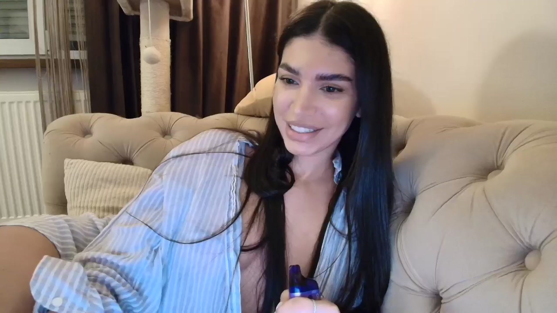 Gallery image thumbnail from SashaLopez's myfreecams stream on, 10/02/2025, 22:59 image 8 of 20