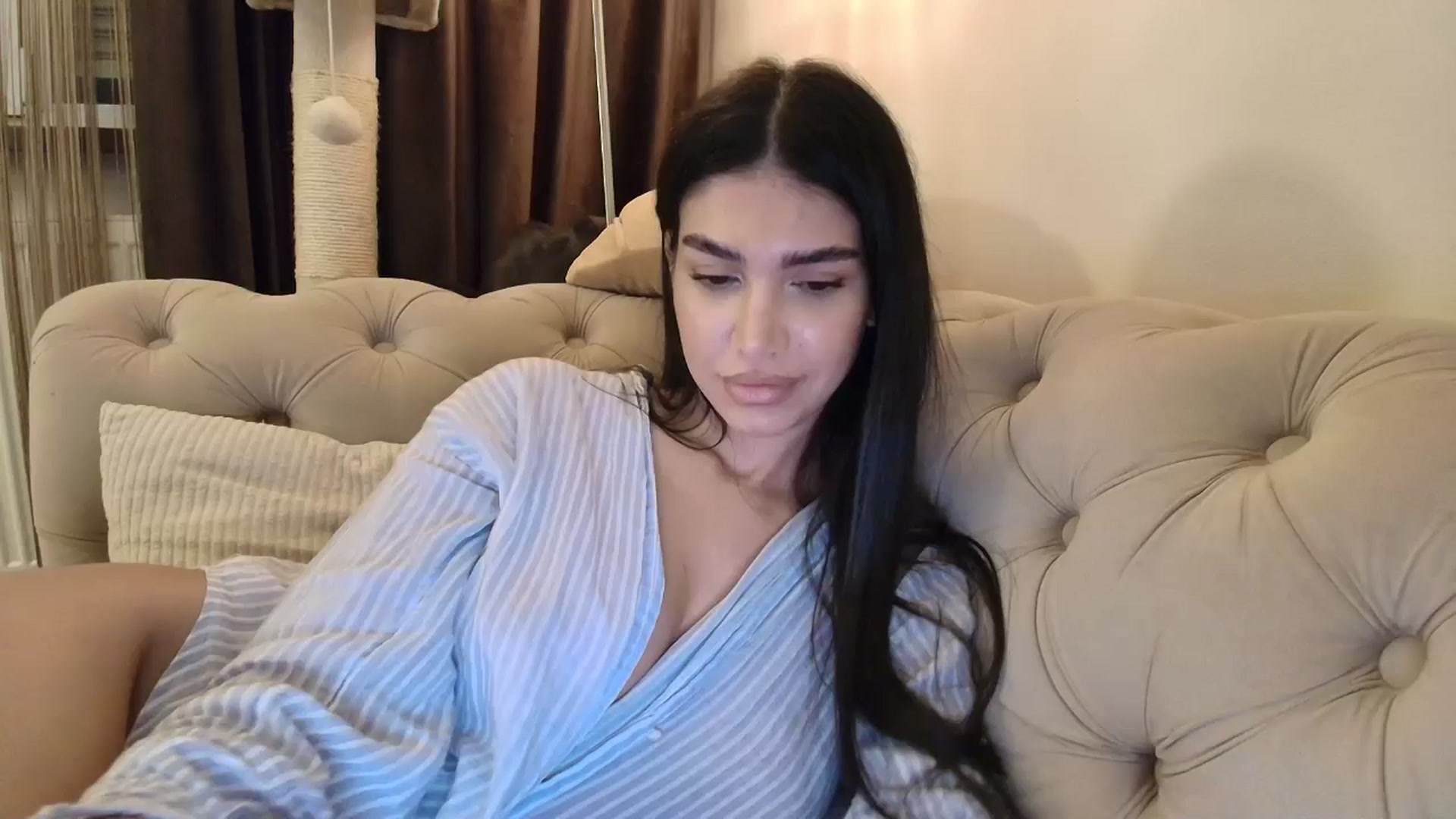 Gallery image thumbnail from SashaLopez's myfreecams stream on, 10/02/2025, 22:59 image 12 of 20