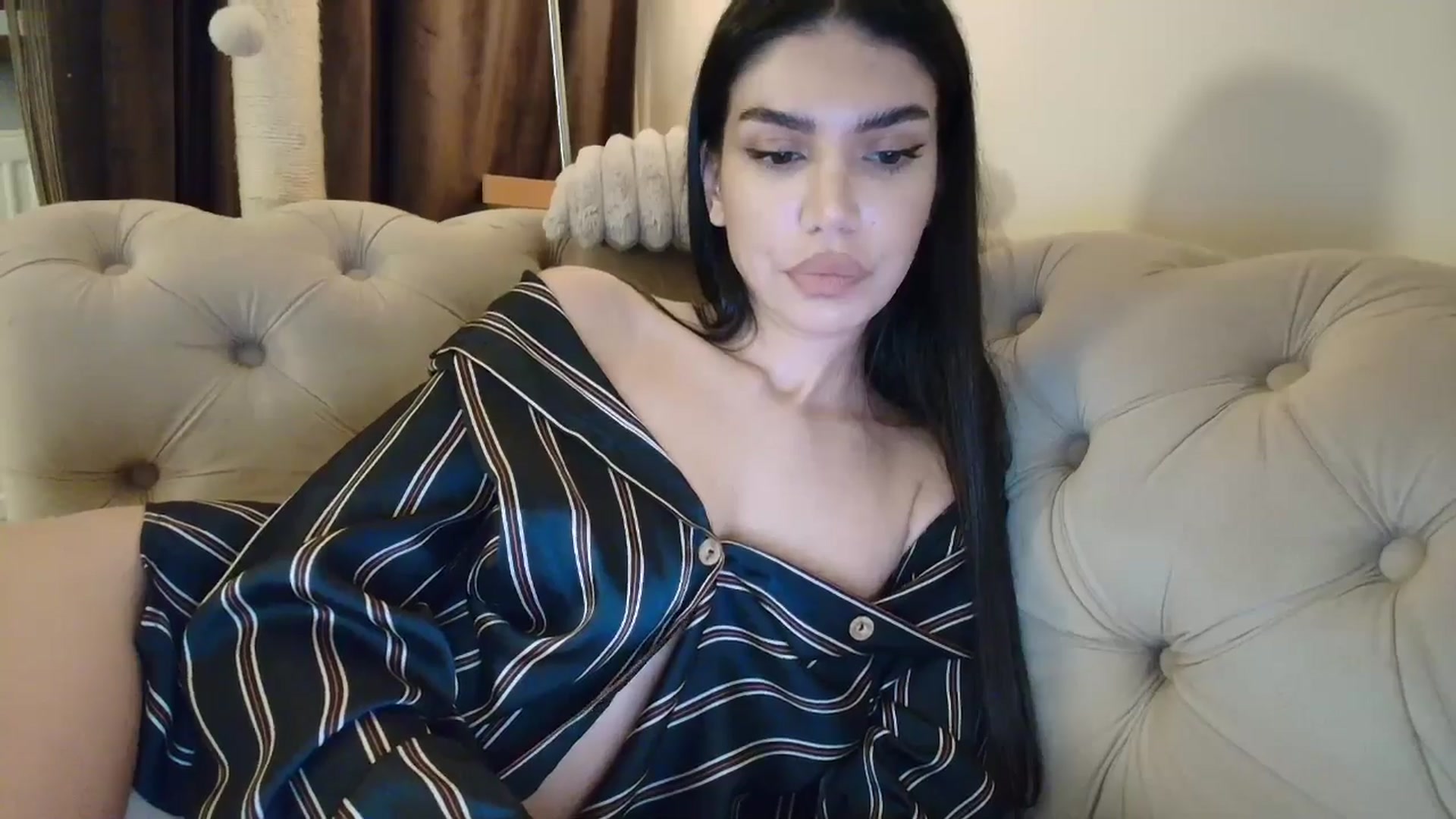 Gallery image thumbnail from SashaLopez's myfreecams stream on, 10/09/2025, 22:59 image 5 of 20