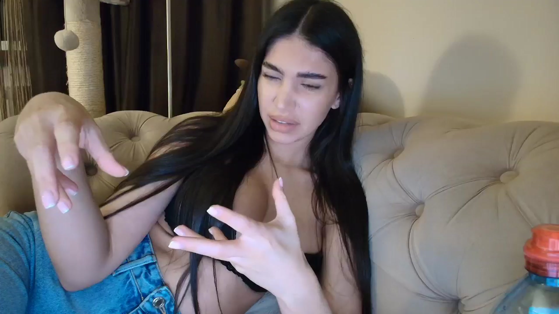 Gallery image thumbnail from SashaLopez's myfreecams stream on, 10/24/2025, 24:06 image 8 of 20