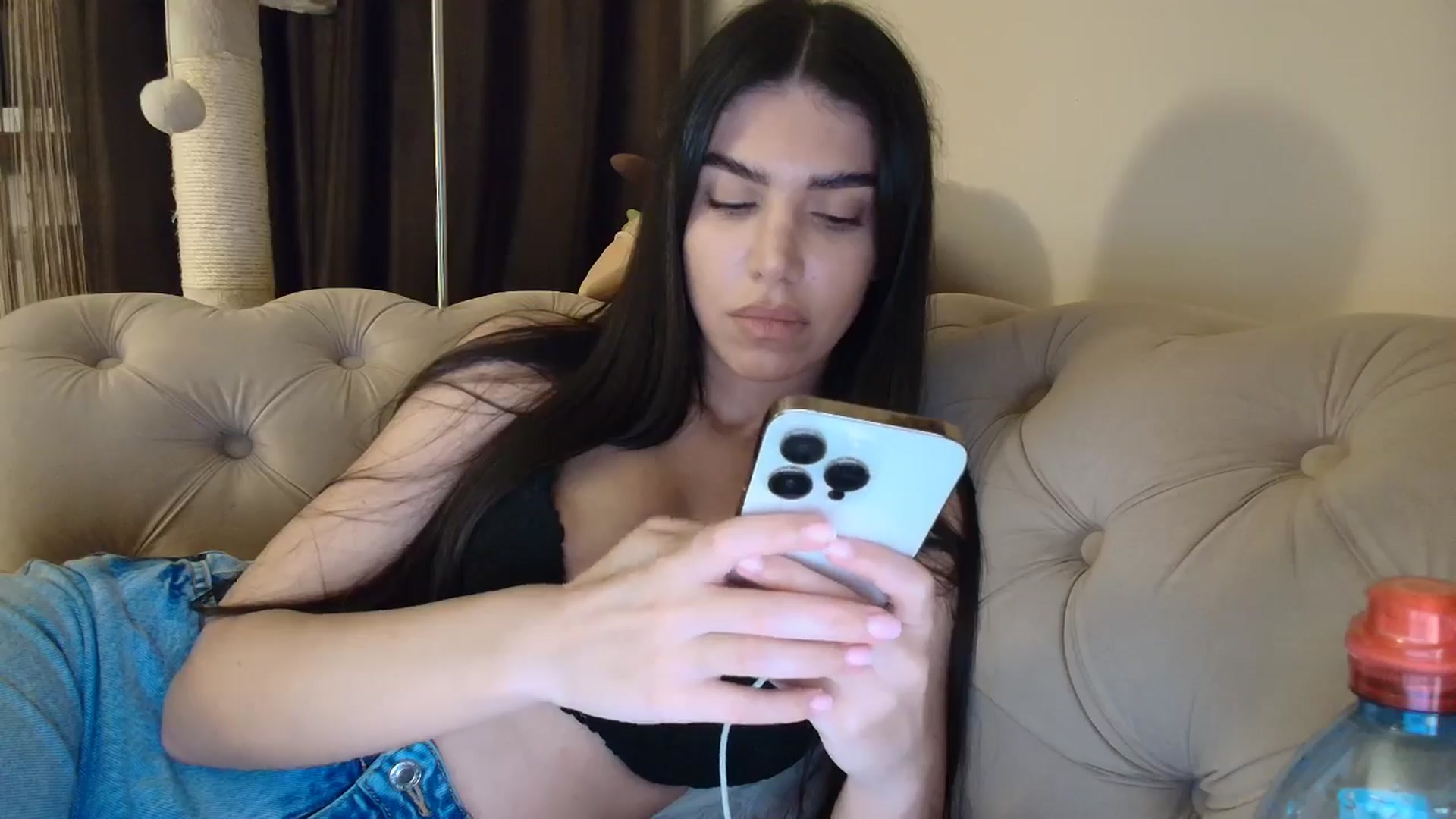 Gallery image thumbnail from SashaLopez's myfreecams stream on, 10/24/2025, 24:06 image 9 of 20
