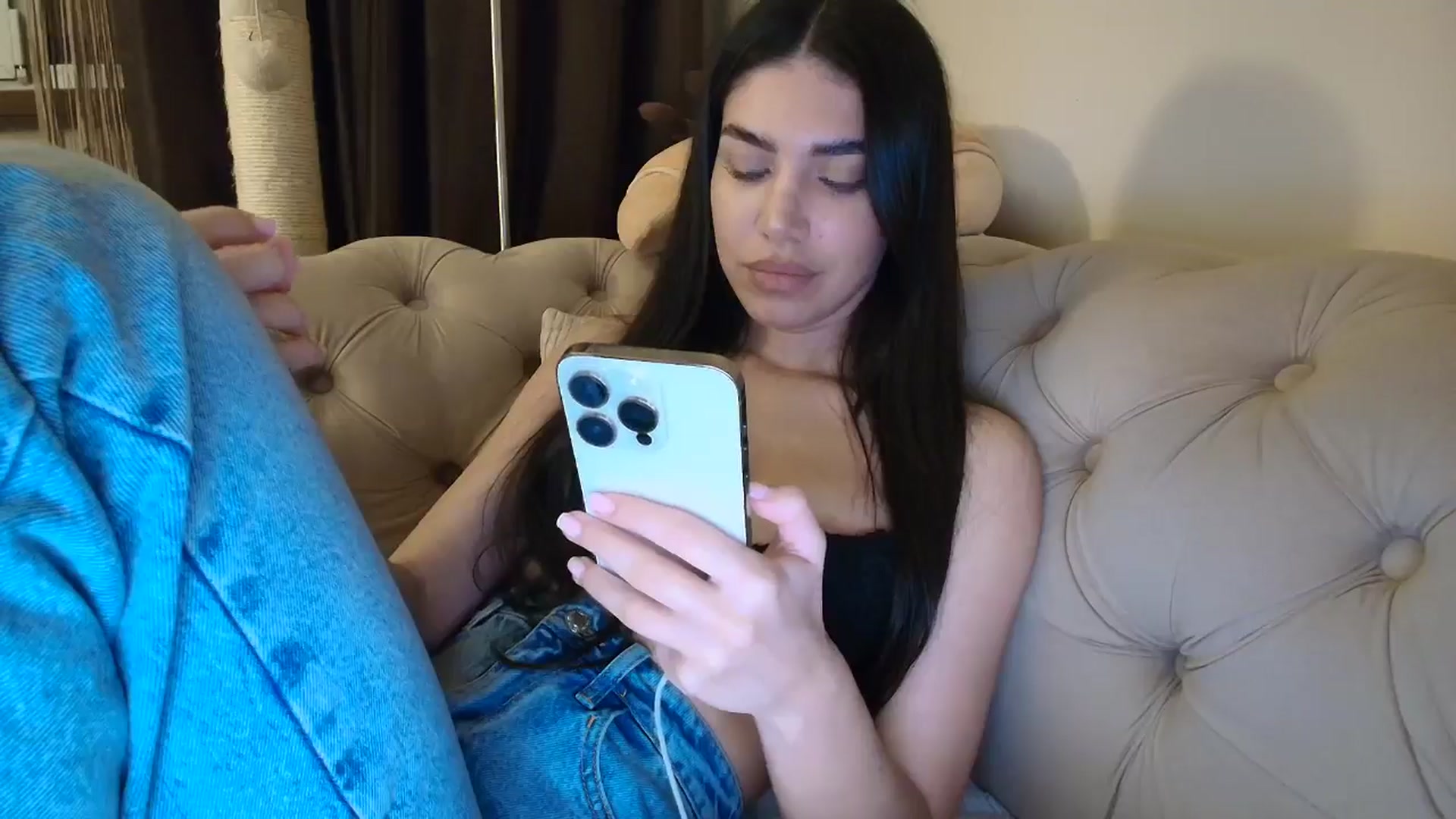 Gallery image thumbnail from SashaLopez's myfreecams stream on, 10/24/2025, 24:06 image 3 of 20