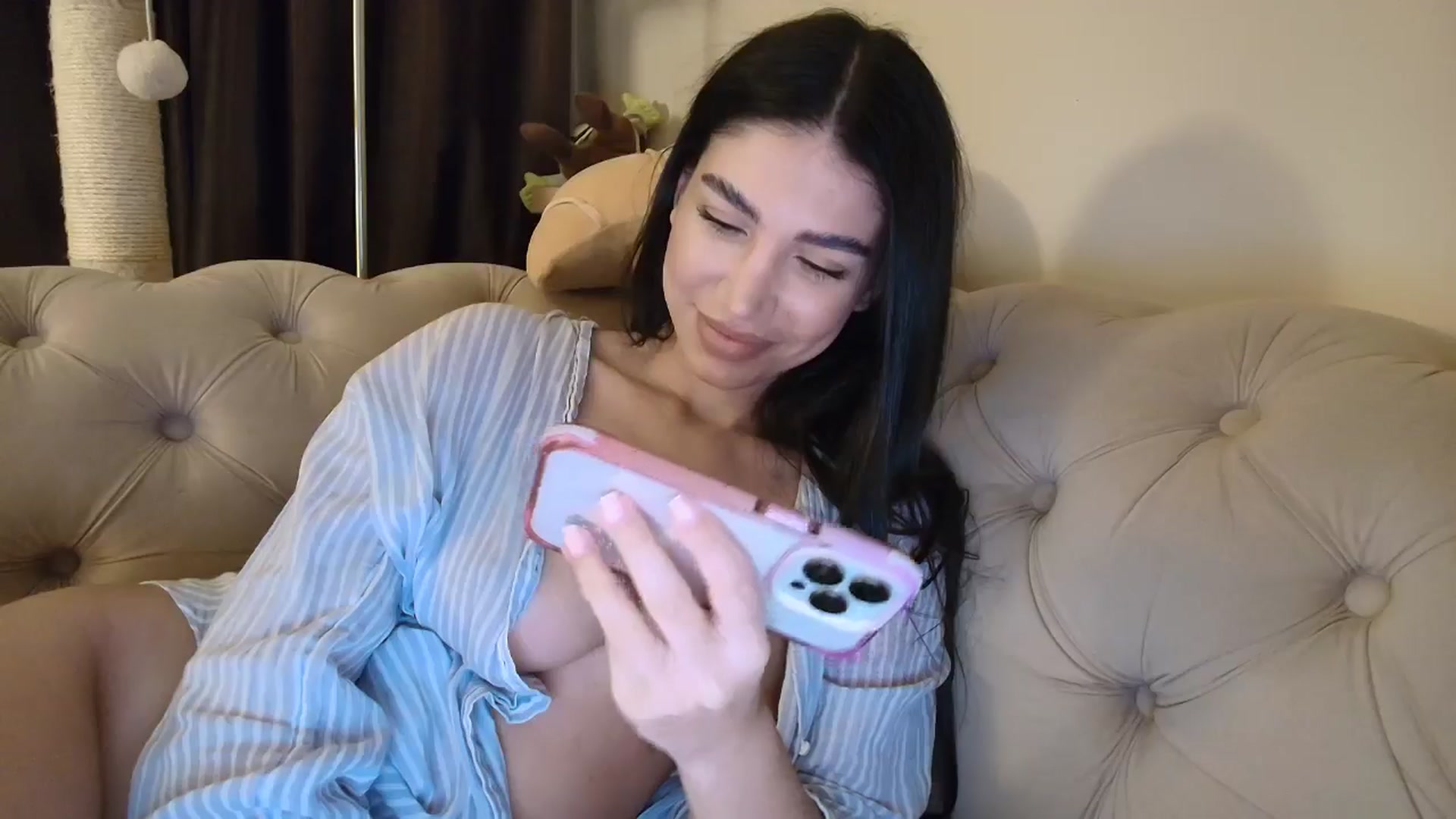 Gallery image thumbnail from SashaLopez's myfreecams stream on, 10/24/2025, 21:06 image 10 of 20