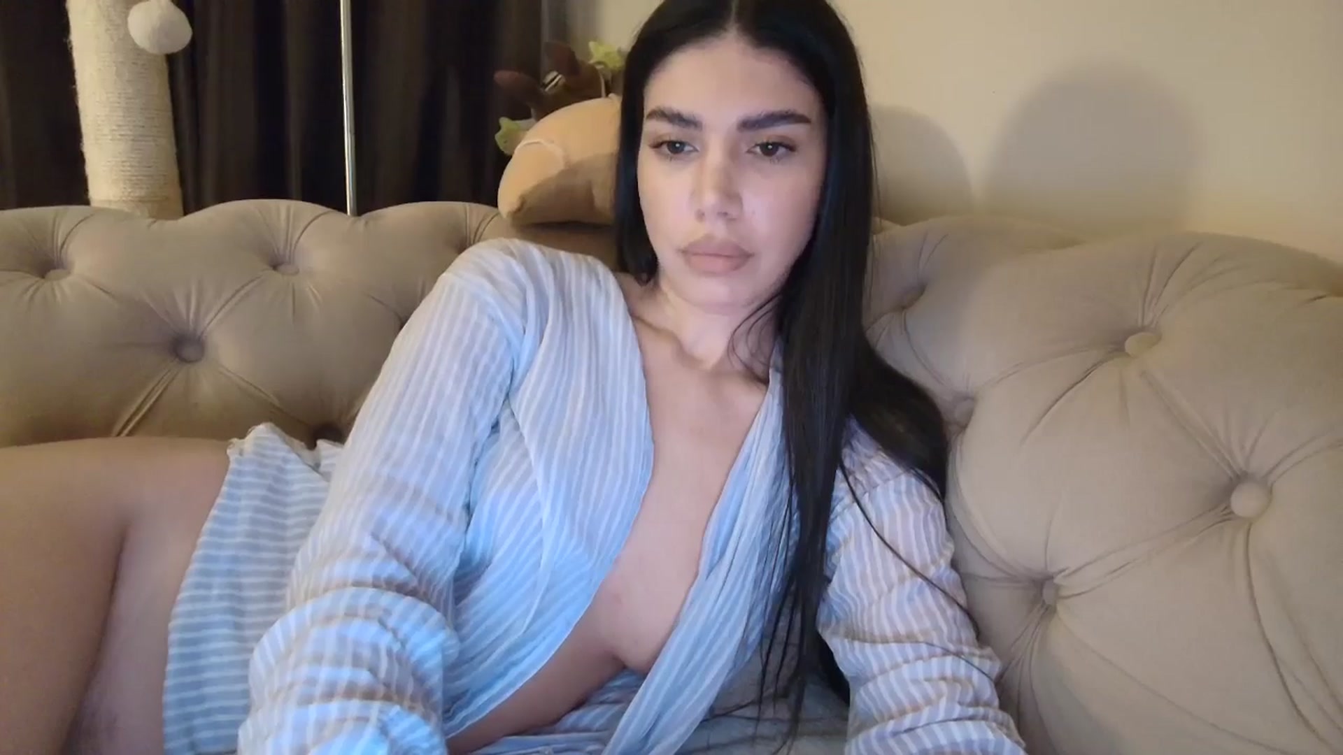 Gallery image thumbnail from SashaLopez's myfreecams stream on, 10/24/2025, 22:27 image 6 of 20