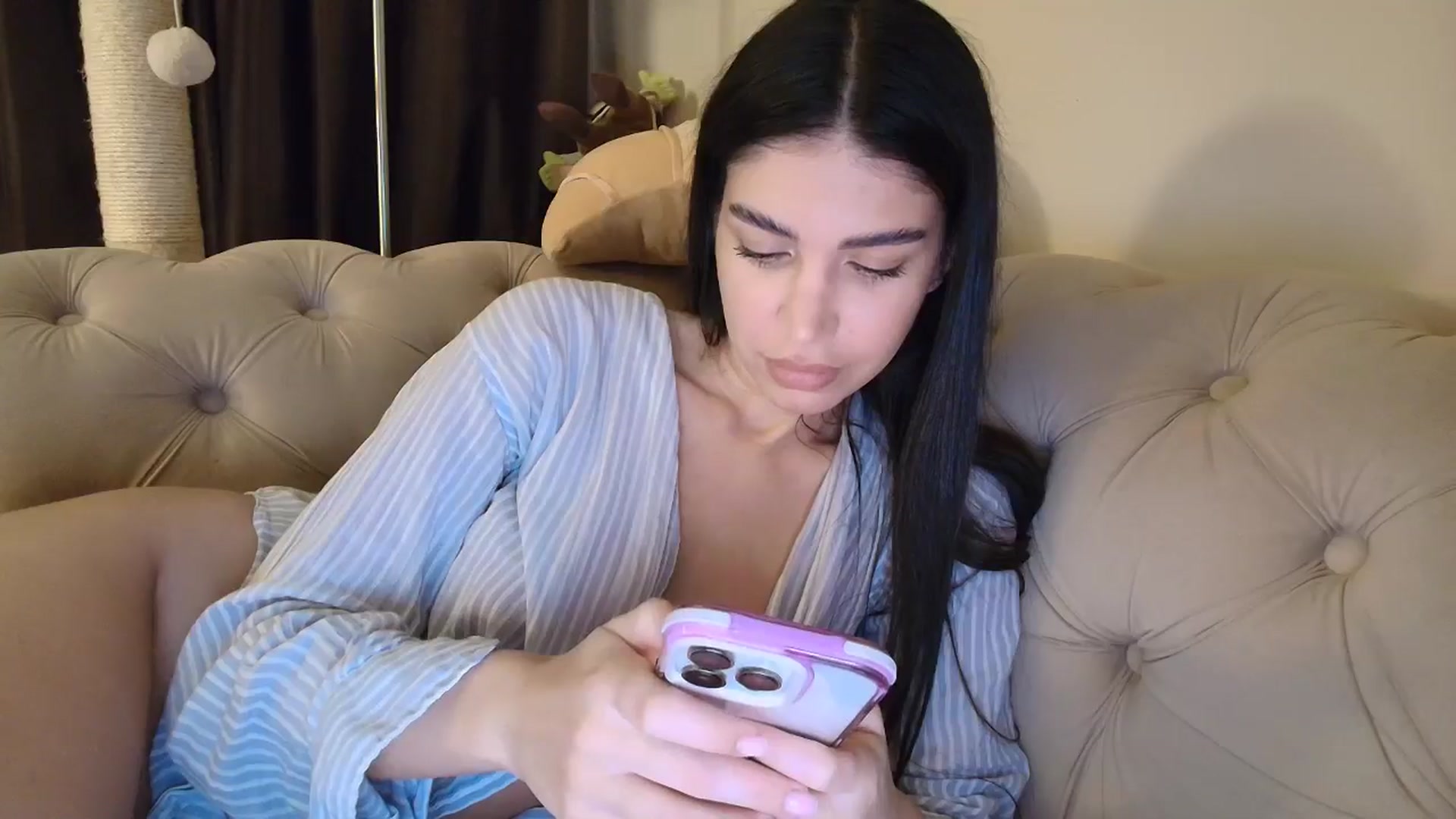 Gallery image thumbnail from SashaLopez's myfreecams stream on, 10/24/2025, 22:27 image 4 of 20