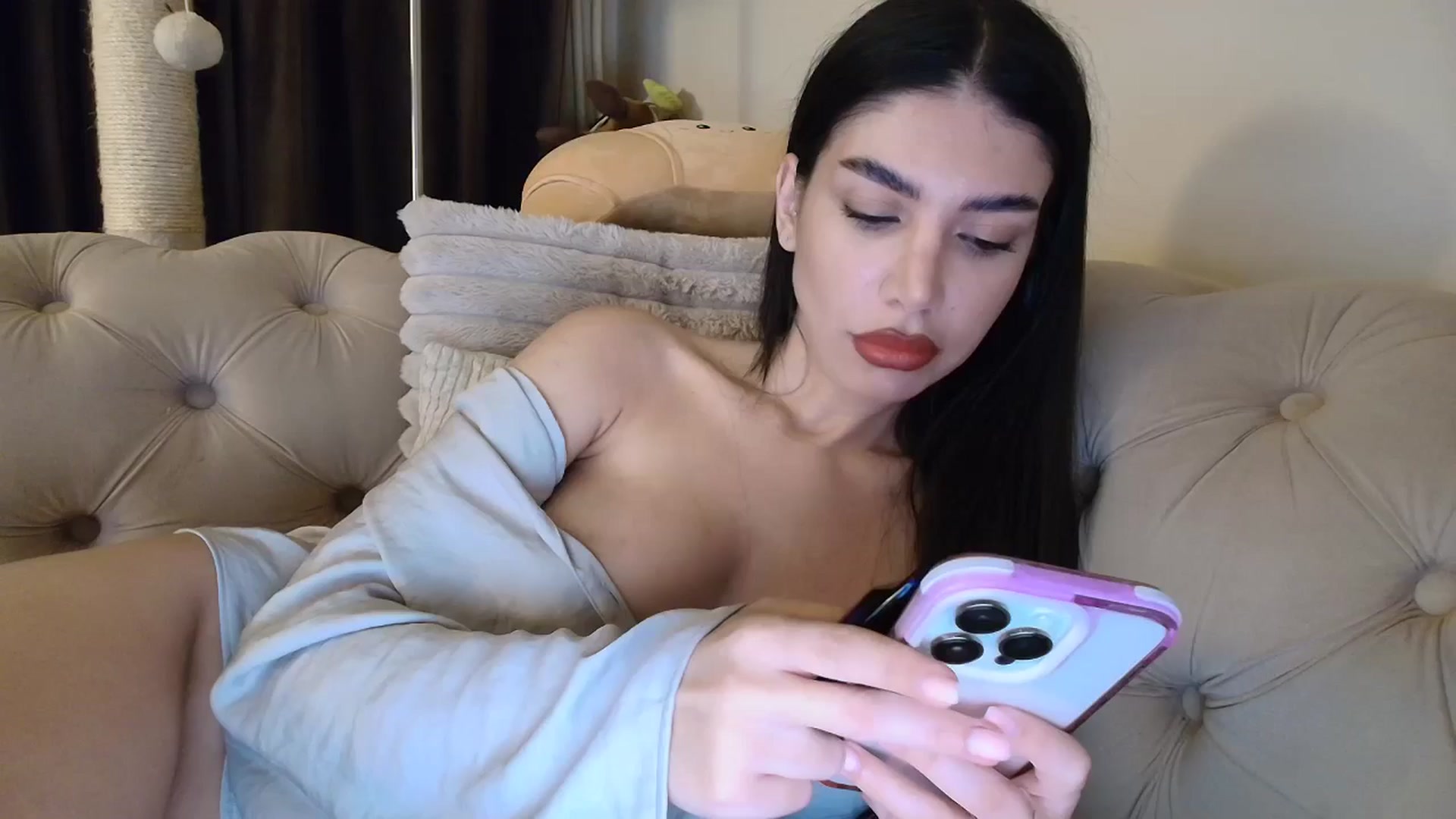 Gallery image thumbnail from SashaLopez's myfreecams stream on, 11/03/2025, 24:42 image 1 of 20