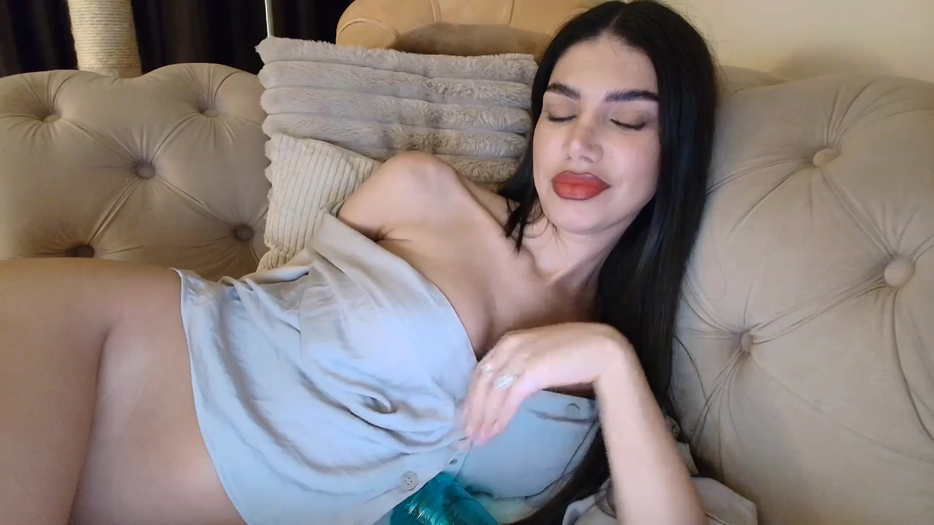 Gallery image thumbnail from SashaLopez's myfreecams stream on, 11/03/2025, 24:42 image 2 of 20