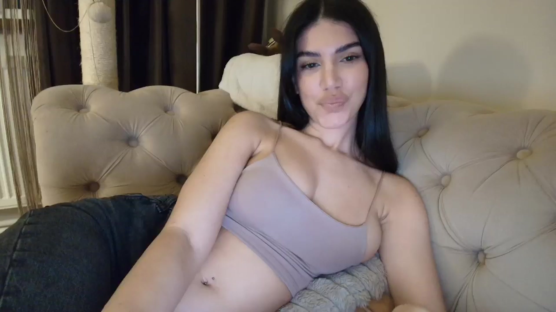 Gallery image thumbnail from SashaLopez's myfreecams stream on, 11/09/2025, 21:09 image 15 of 20