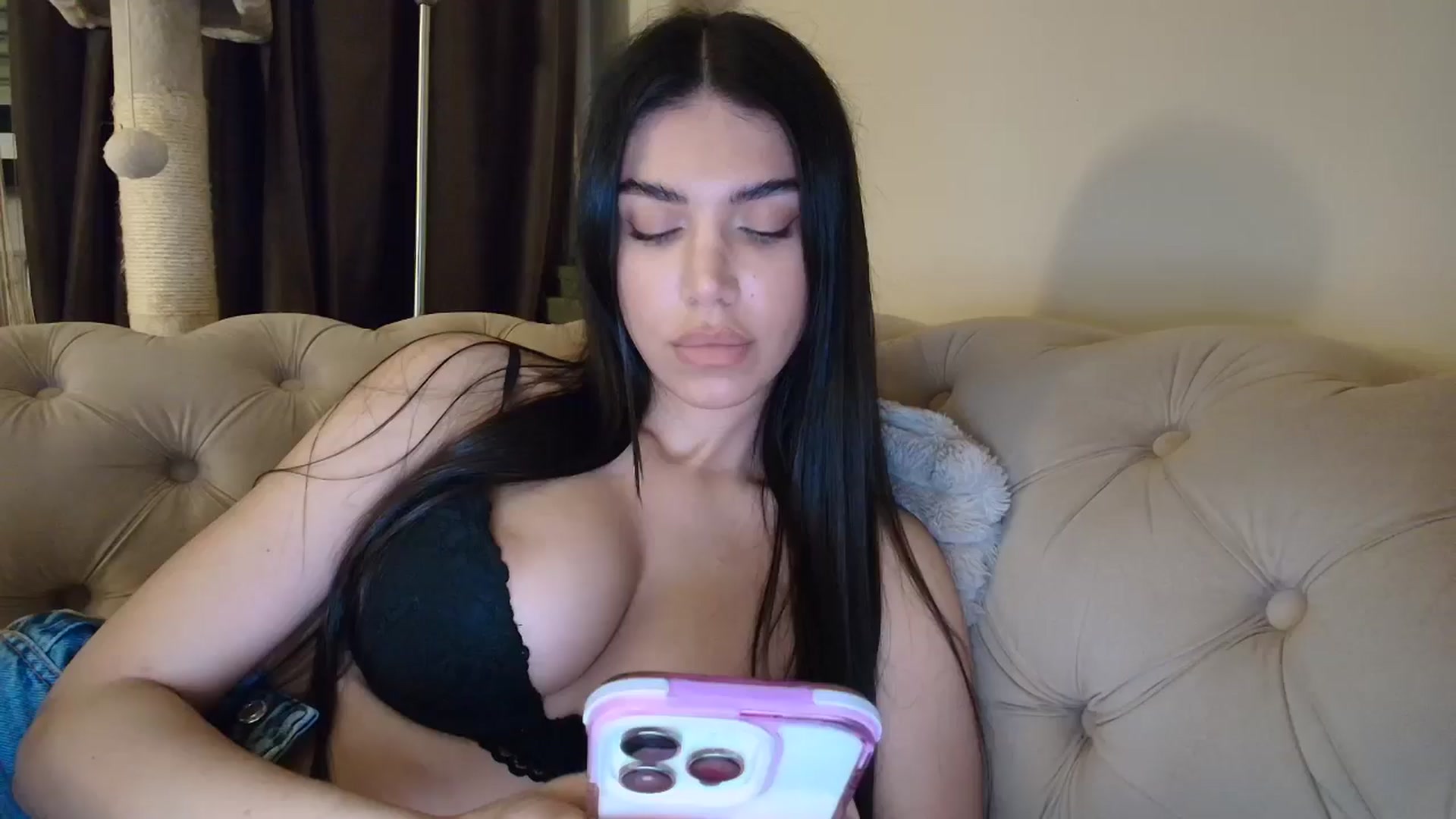 Gallery image thumbnail from SashaLopez's myfreecams stream on, 11/20/2025, 24:54 image 10 of 20