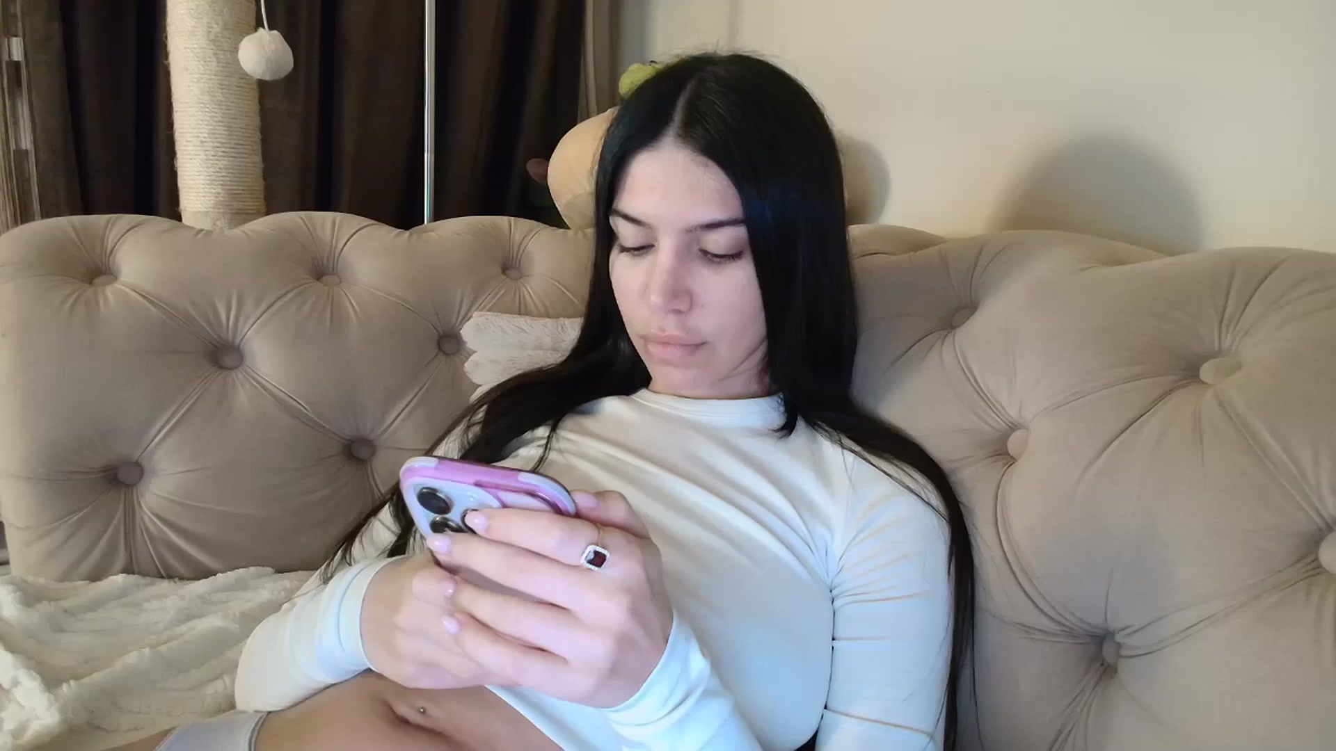Gallery image thumbnail from SashaLopez's myfreecams stream on, 12/04/2025, 24:01 image 4 of 20