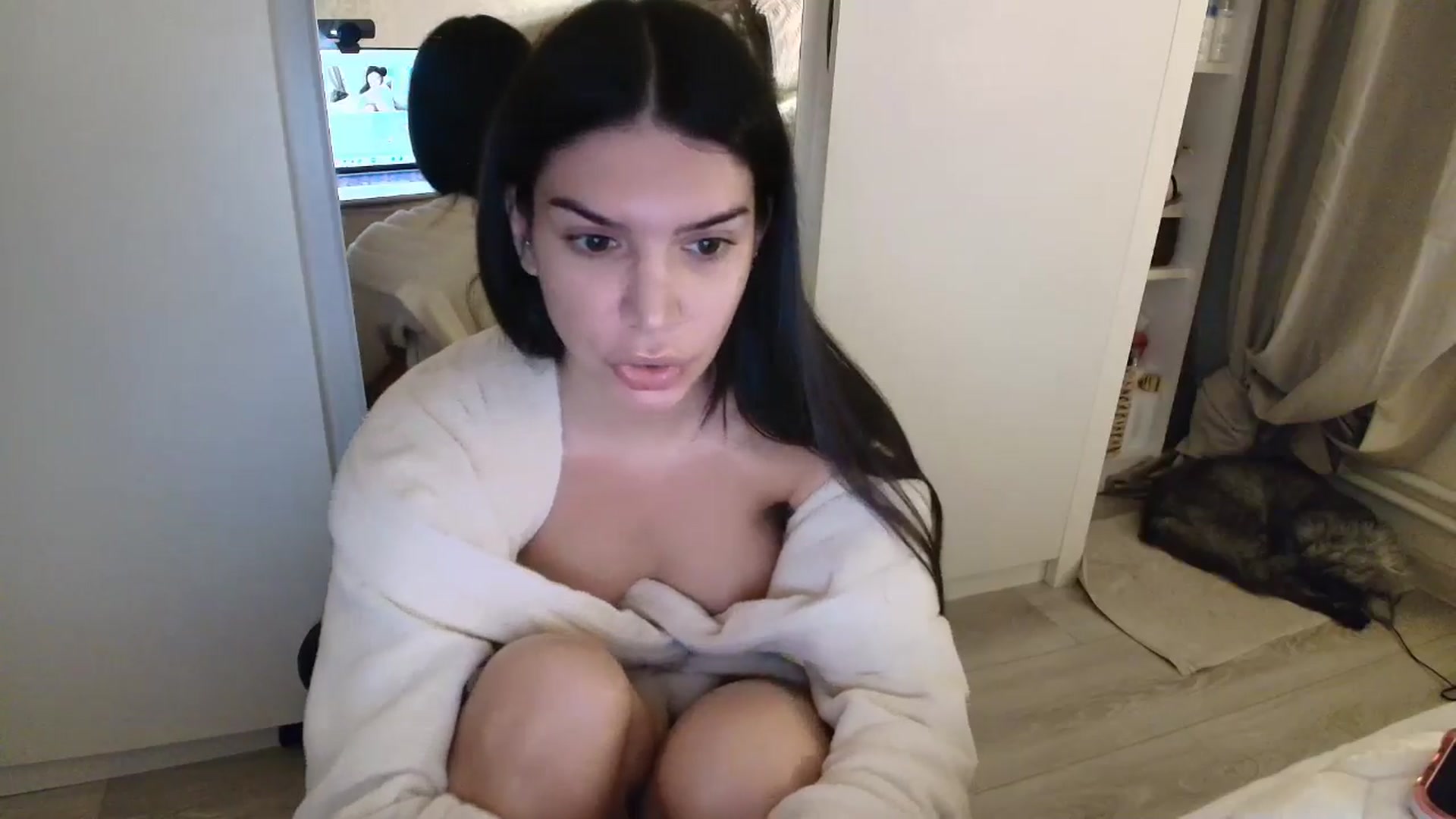 Gallery image thumbnail from SashaLopez's myfreecams stream on, 01/03/2026, 22:11 image 5 of 20