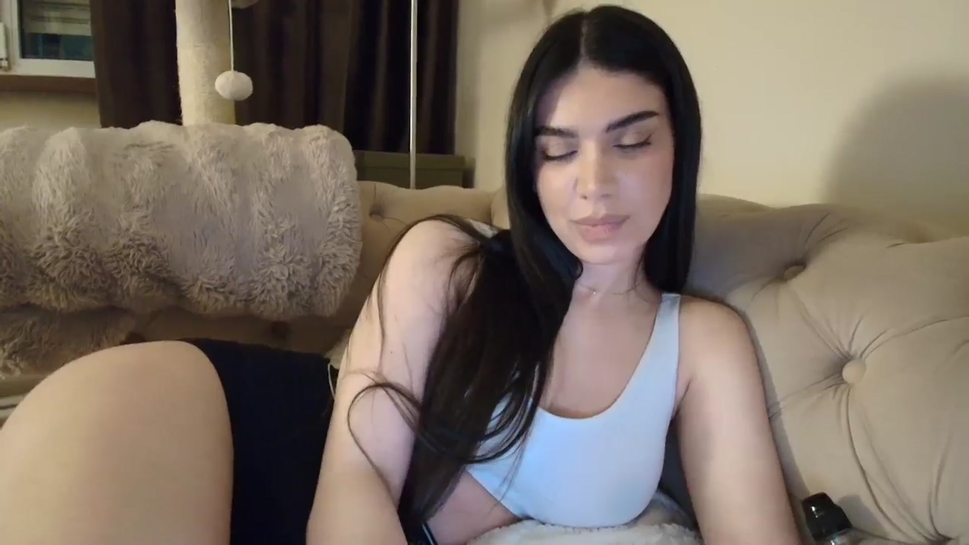 Gallery image thumbnail from SashaLopez's myfreecams stream on, 04/01/2026, 21:53 image 11 of 20