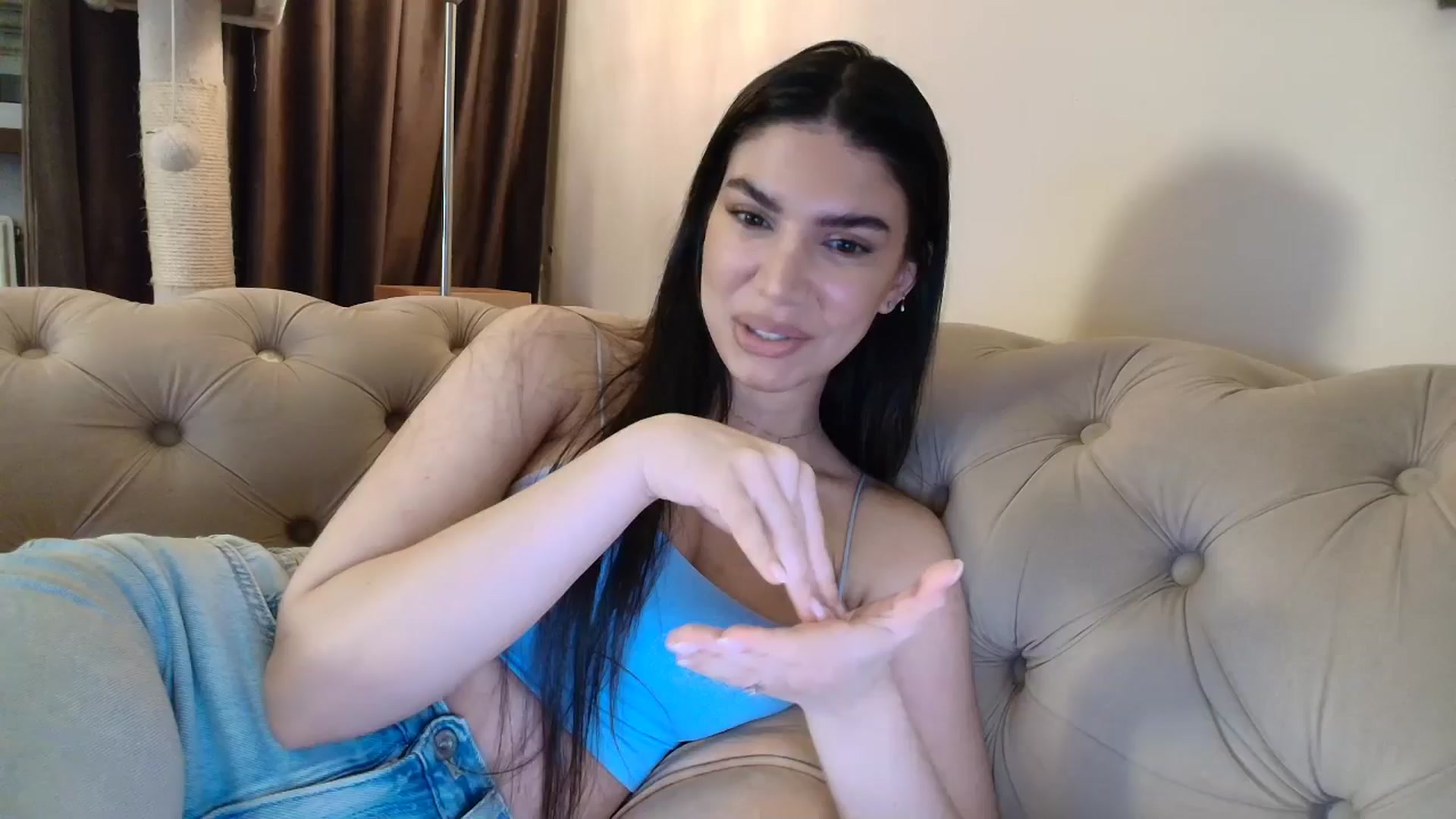 Gallery image thumbnail from SashaLopez's myfreecams stream on, 04/18/2026, 22:14 image 1 of 20