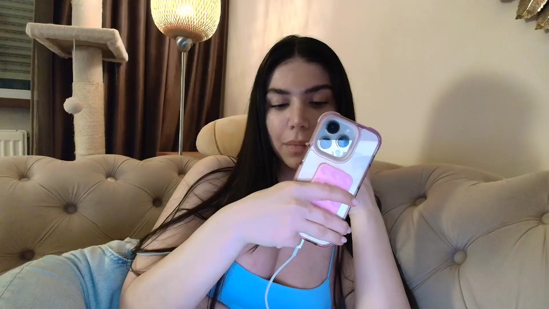 Gallery image thumbnail from SashaLopez's myfreecams stream on, 04/18/2026, 23:19 image 14 of 20