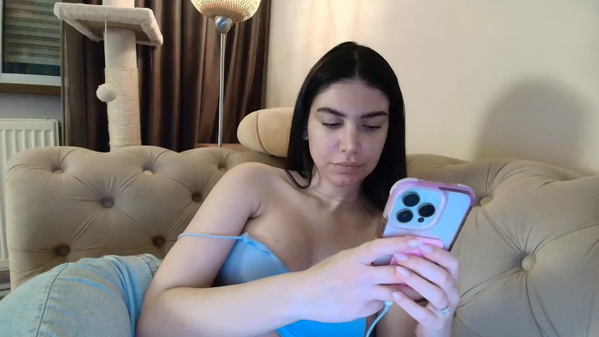 Gallery image thumbnail from SashaLopez's myfreecams stream on, 04/18/2026, 23:19 image 11 of 20