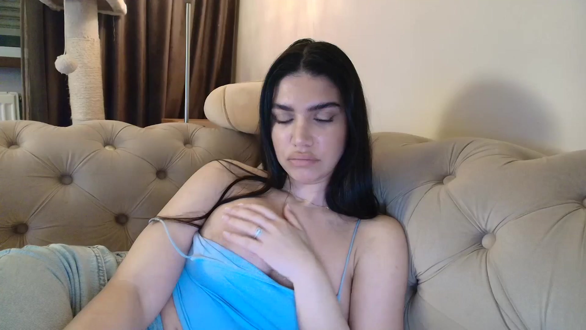 Gallery image thumbnail from SashaLopez's myfreecams stream on, 04/18/2026, 23:19 image 8 of 20