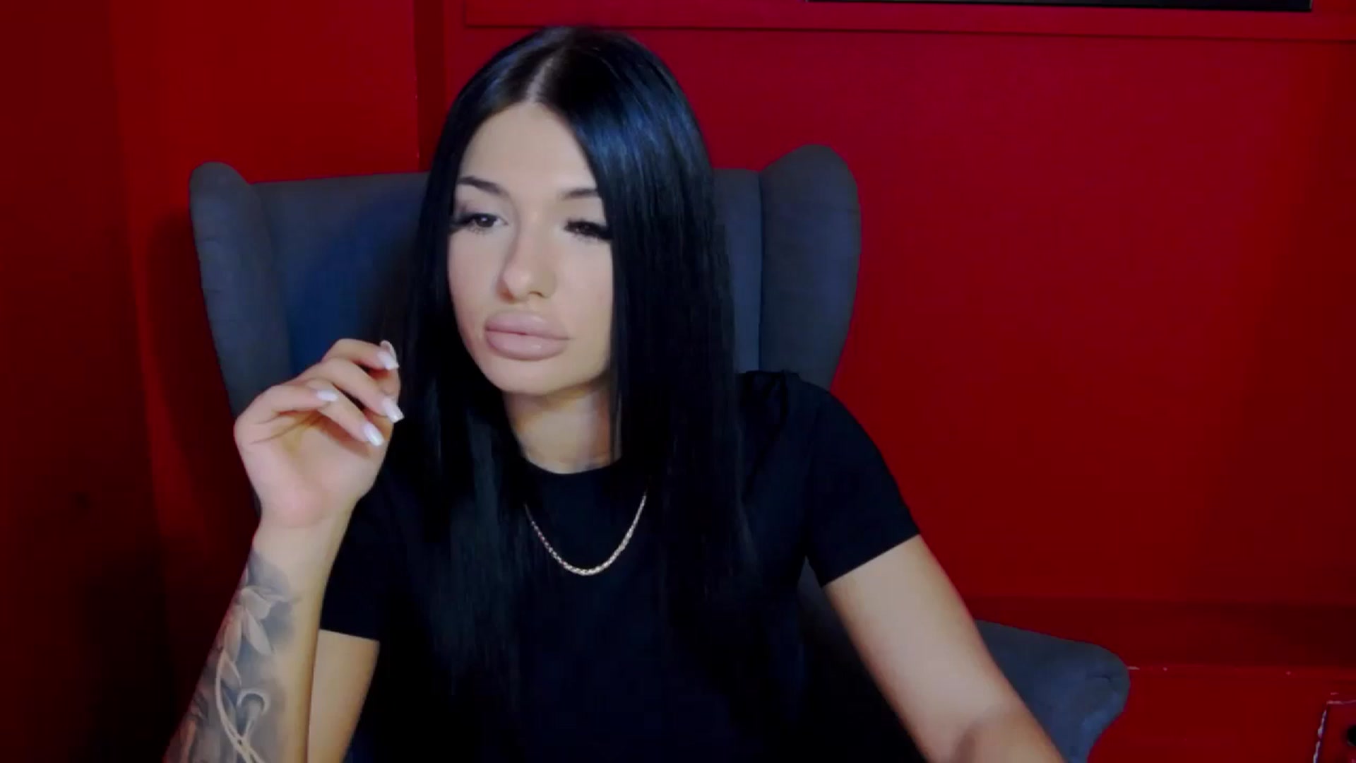 Gallery image thumbnail from SashaLuss_'s myfreecams stream on, 05/14/2024, 21:05 image 19 of 20