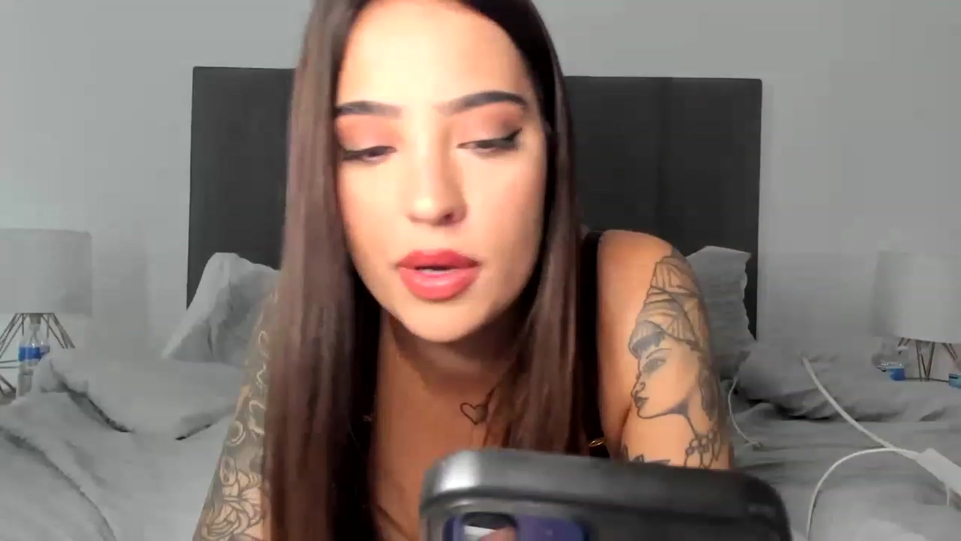 Gallery image thumbnail from SashaSwan's myfreecams stream on, 02/01/2023, 10:41 image 8 of 20