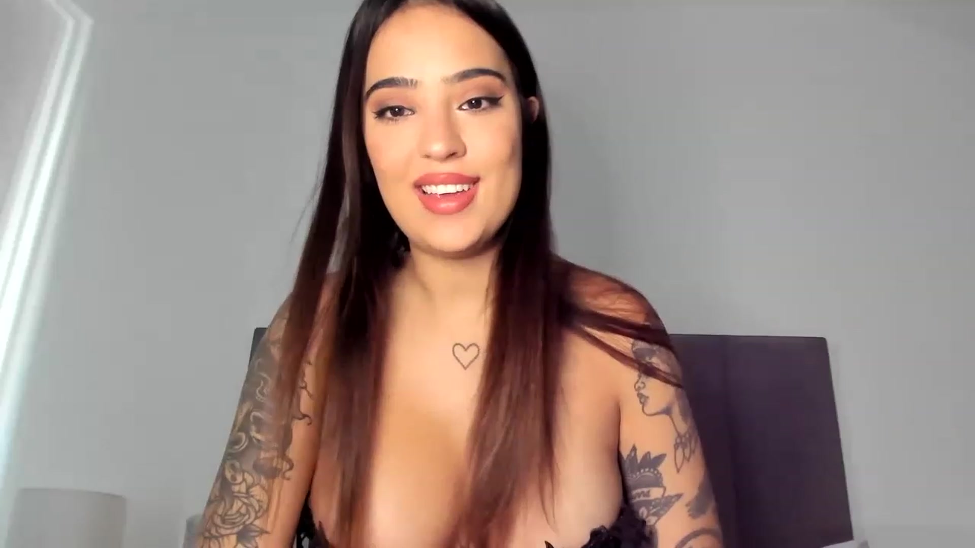 Gallery image thumbnail from SashaSwan's myfreecams stream on, 02/01/2023, 10:41 image 18 of 20