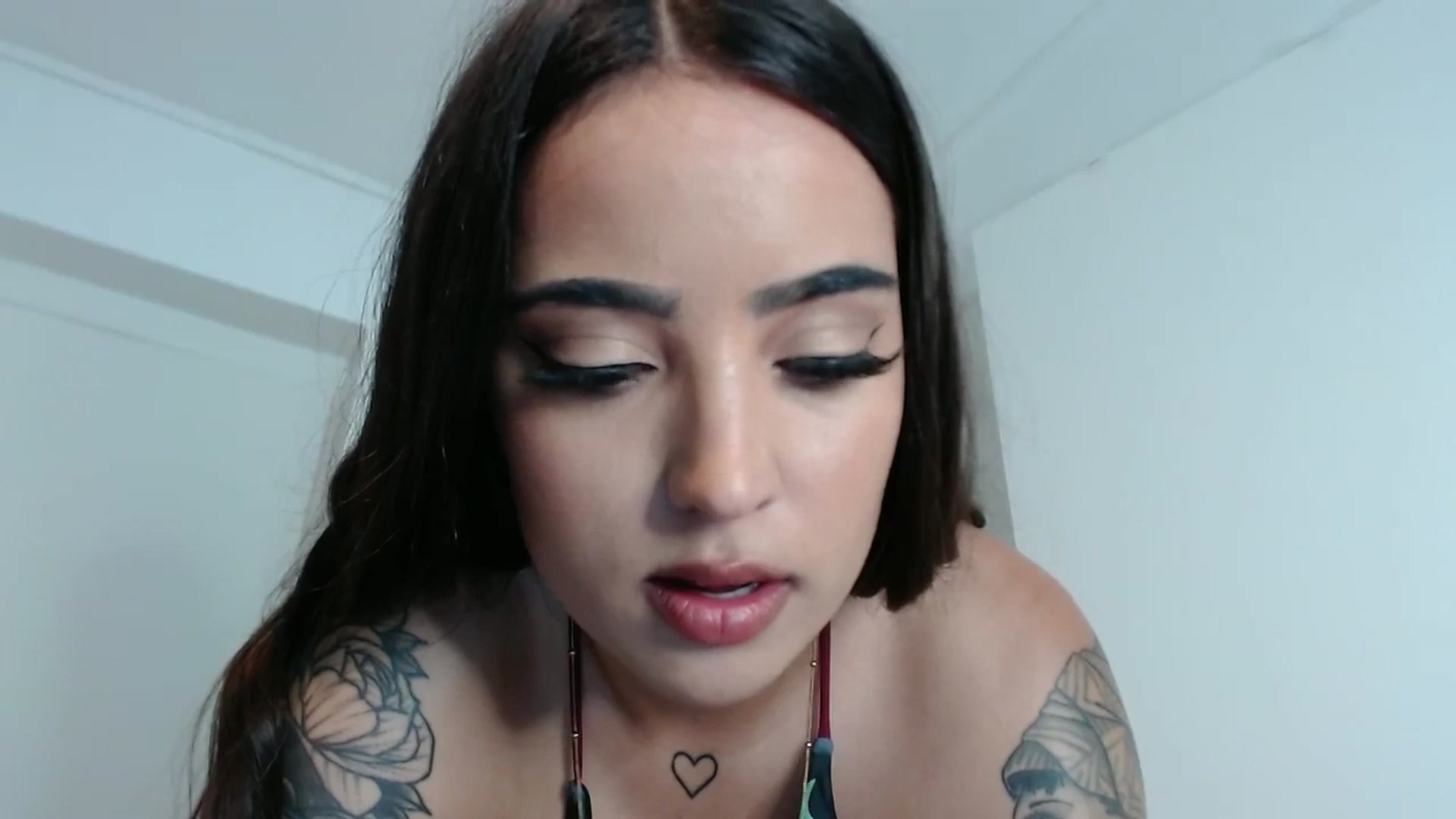 Gallery image thumbnail from SashaSwan's myfreecams stream on, 06/29/2024, 15:22 image 19 of 20