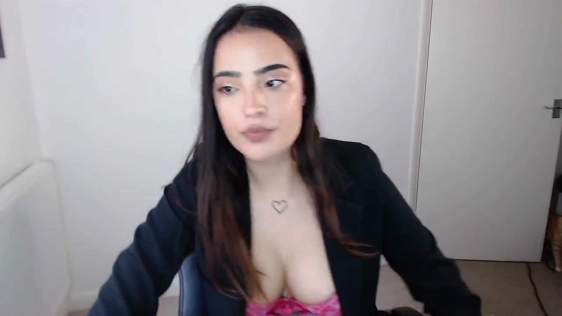 Gallery image thumbnail from SashaSwan's myfreecams stream on, 07/24/2024, 11:11 image 16 of 20