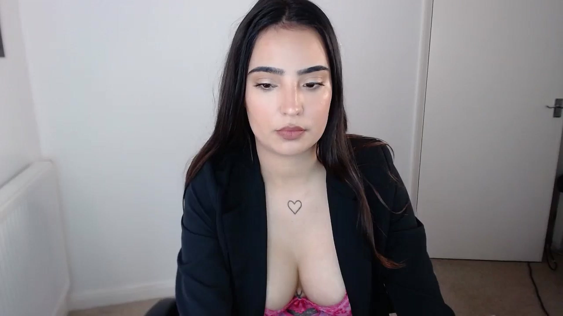 Gallery image thumbnail from SashaSwan's myfreecams stream on, 07/24/2024, 11:11 image 10 of 20