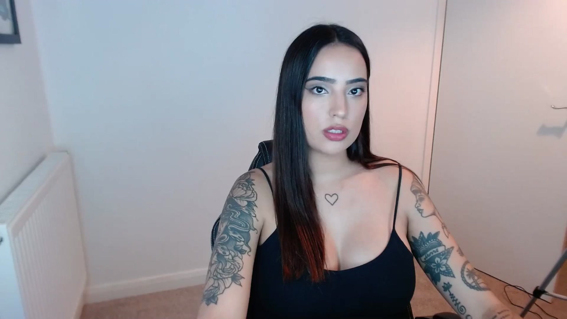Gallery image thumbnail from SashaSwan's myfreecams stream on, 08/07/2024, 18:09 image 4 of 20