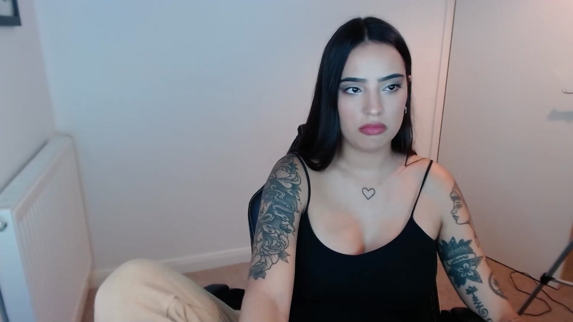 Gallery image thumbnail from SashaSwan's myfreecams stream on, 08/07/2024, 18:09 image 20 of 20