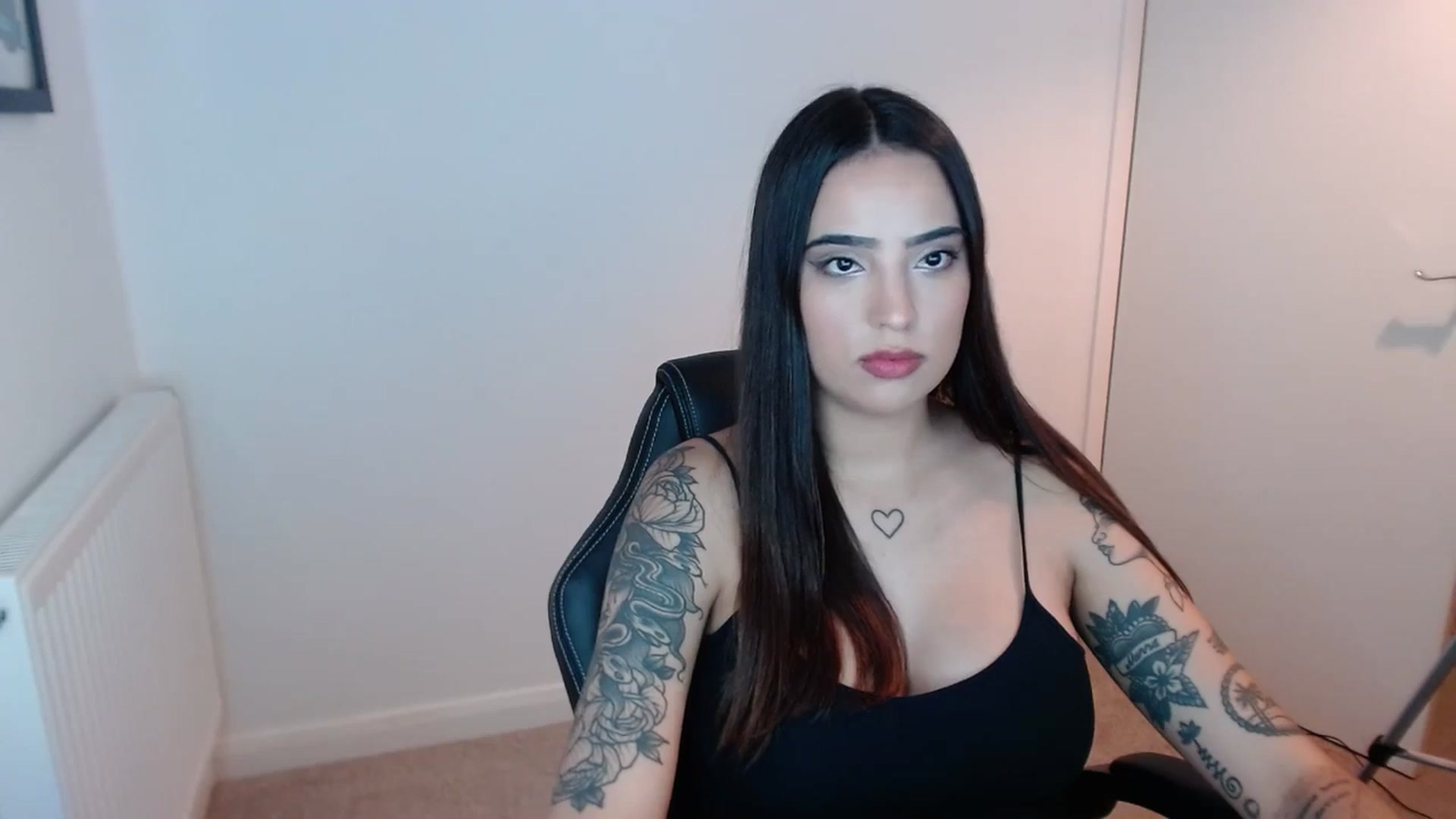 Gallery image thumbnail from SashaSwan's myfreecams stream on, 08/07/2024, 18:09 image 16 of 20