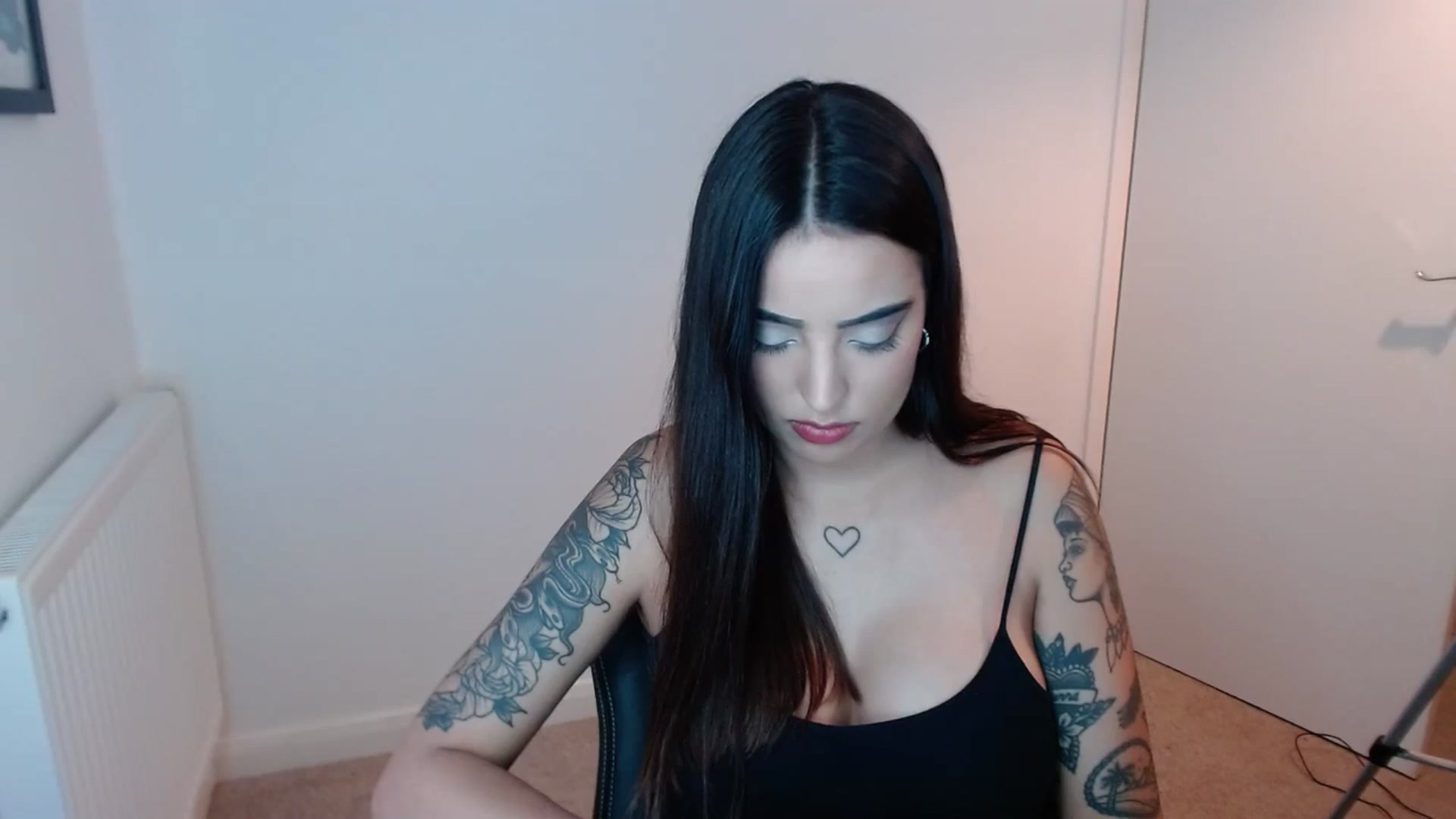 Gallery image thumbnail from SashaSwan's myfreecams stream on, 08/07/2024, 18:09 image 2 of 20