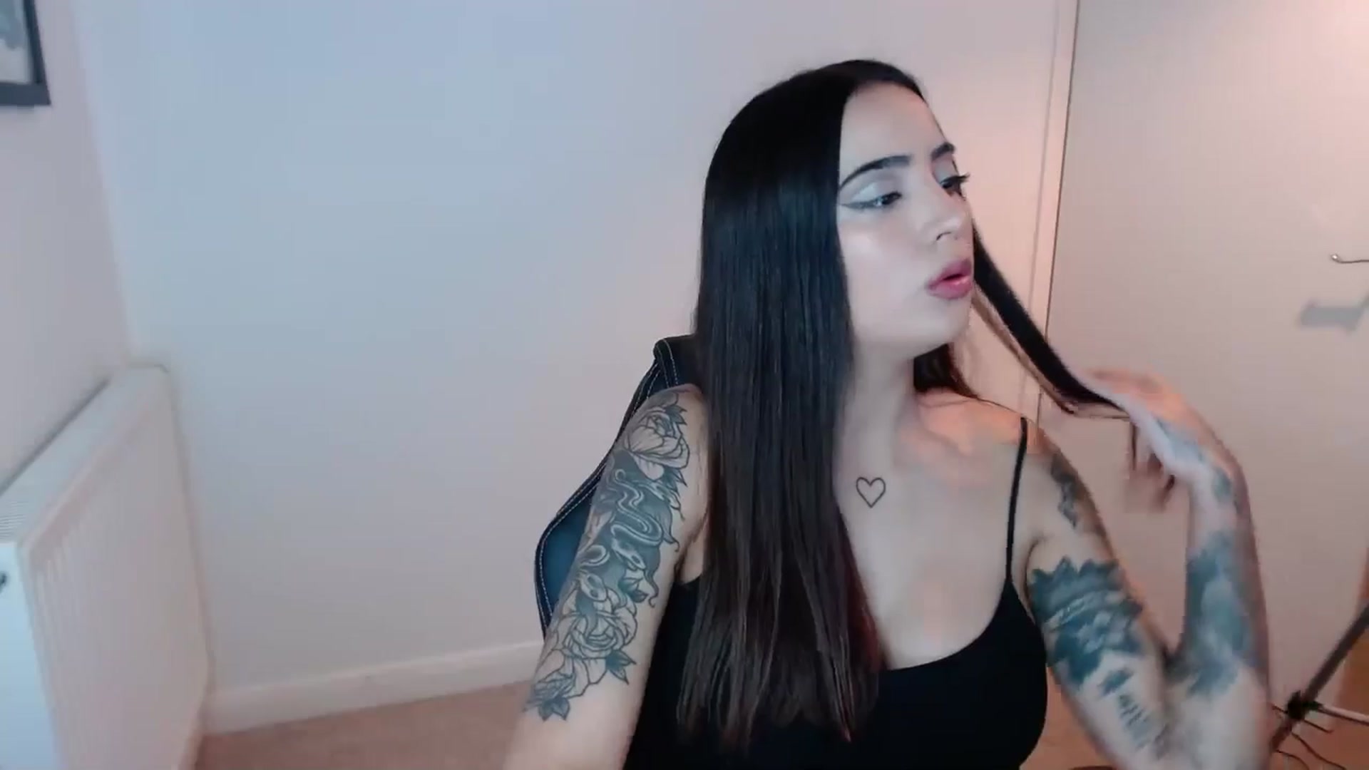 Gallery image thumbnail from SashaSwan's myfreecams stream on, 08/07/2024, 18:09 image 5 of 20