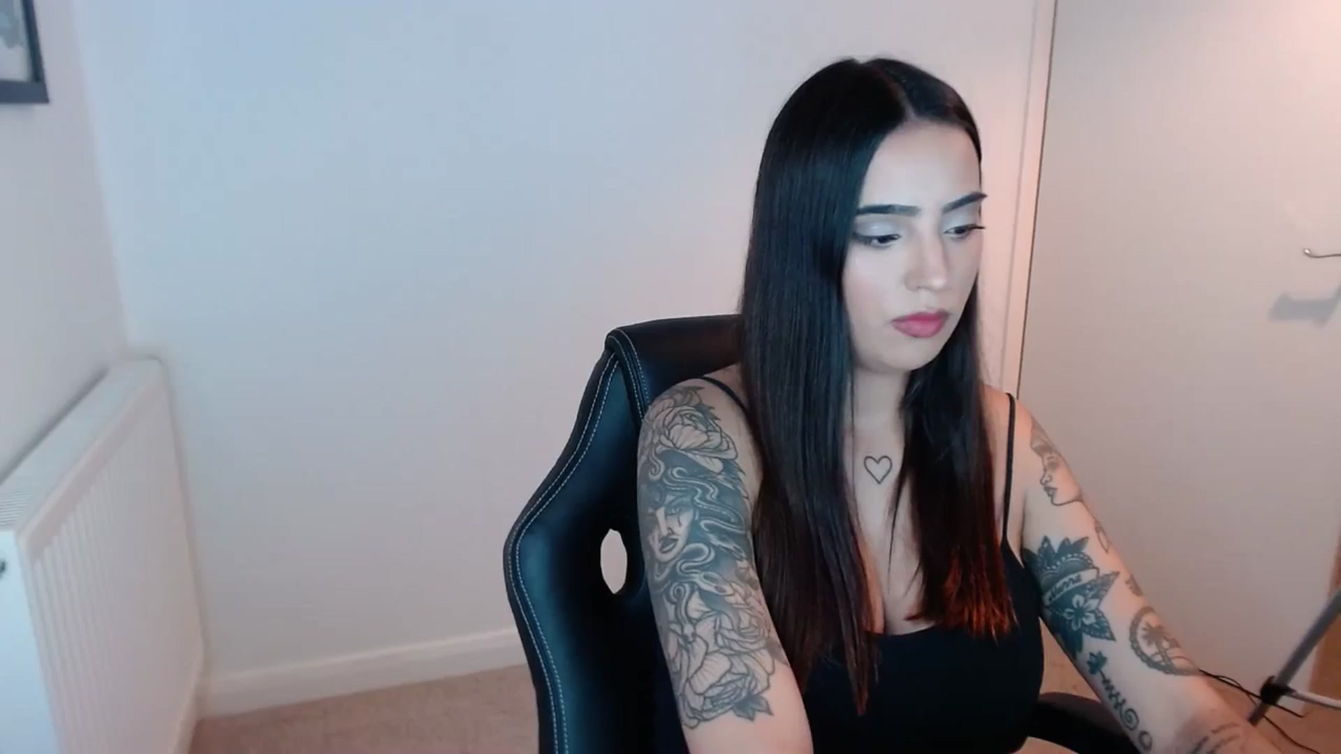 Gallery image thumbnail from SashaSwan's myfreecams stream on, 08/07/2024, 18:09 image 8 of 20